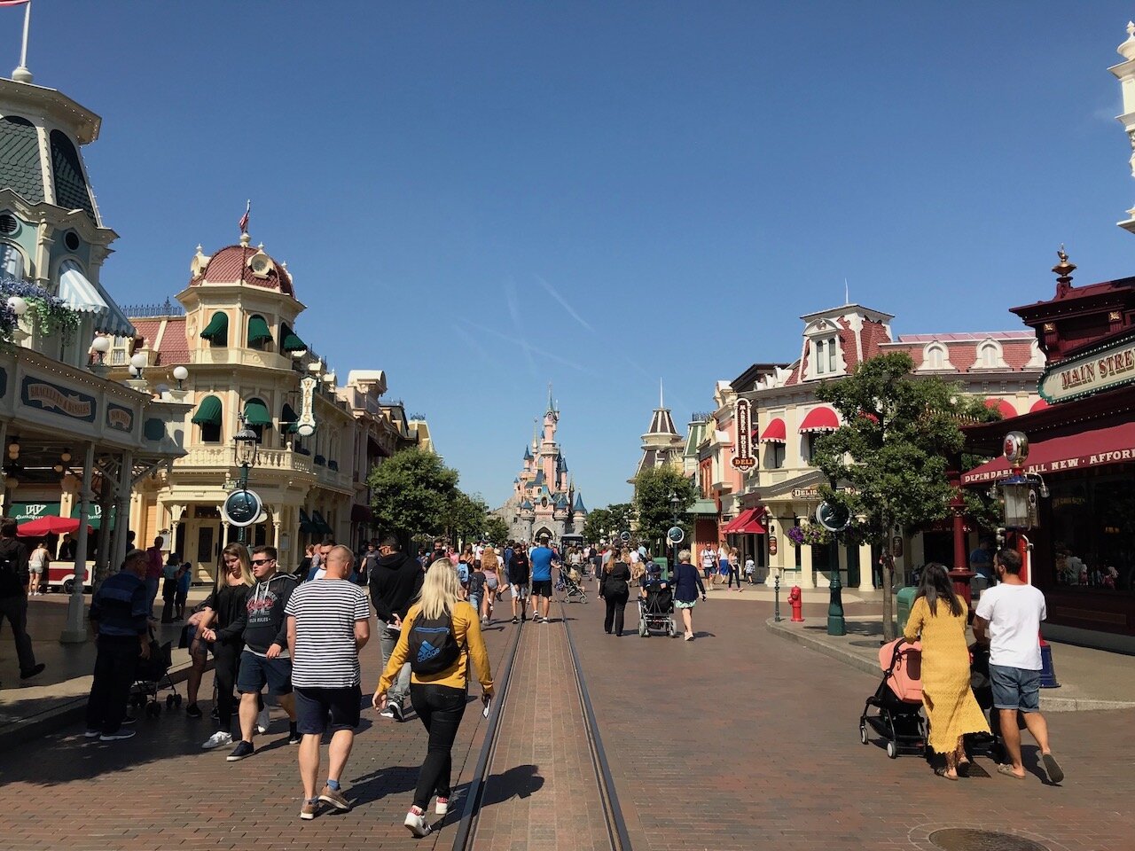 how-to-plan-a-trip-to-disneyland-paris