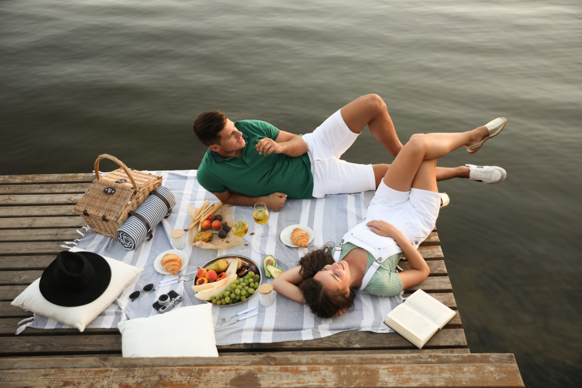How-To-Set-Up-A-Picnic-Date how-to-set-up-a-picnic-date