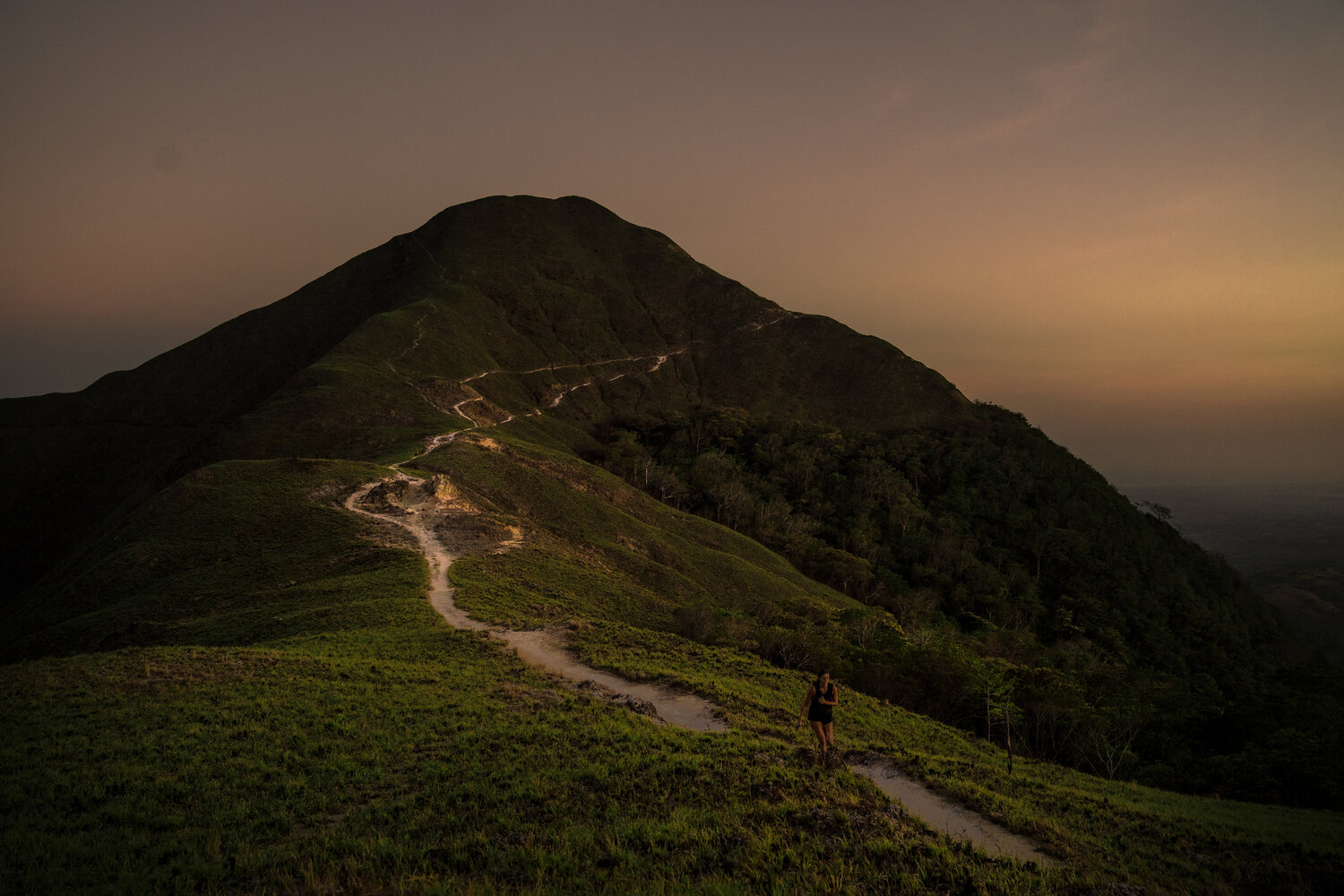 la-india-dormida-hike-sunrise-hike-in-el-valle-de-anton