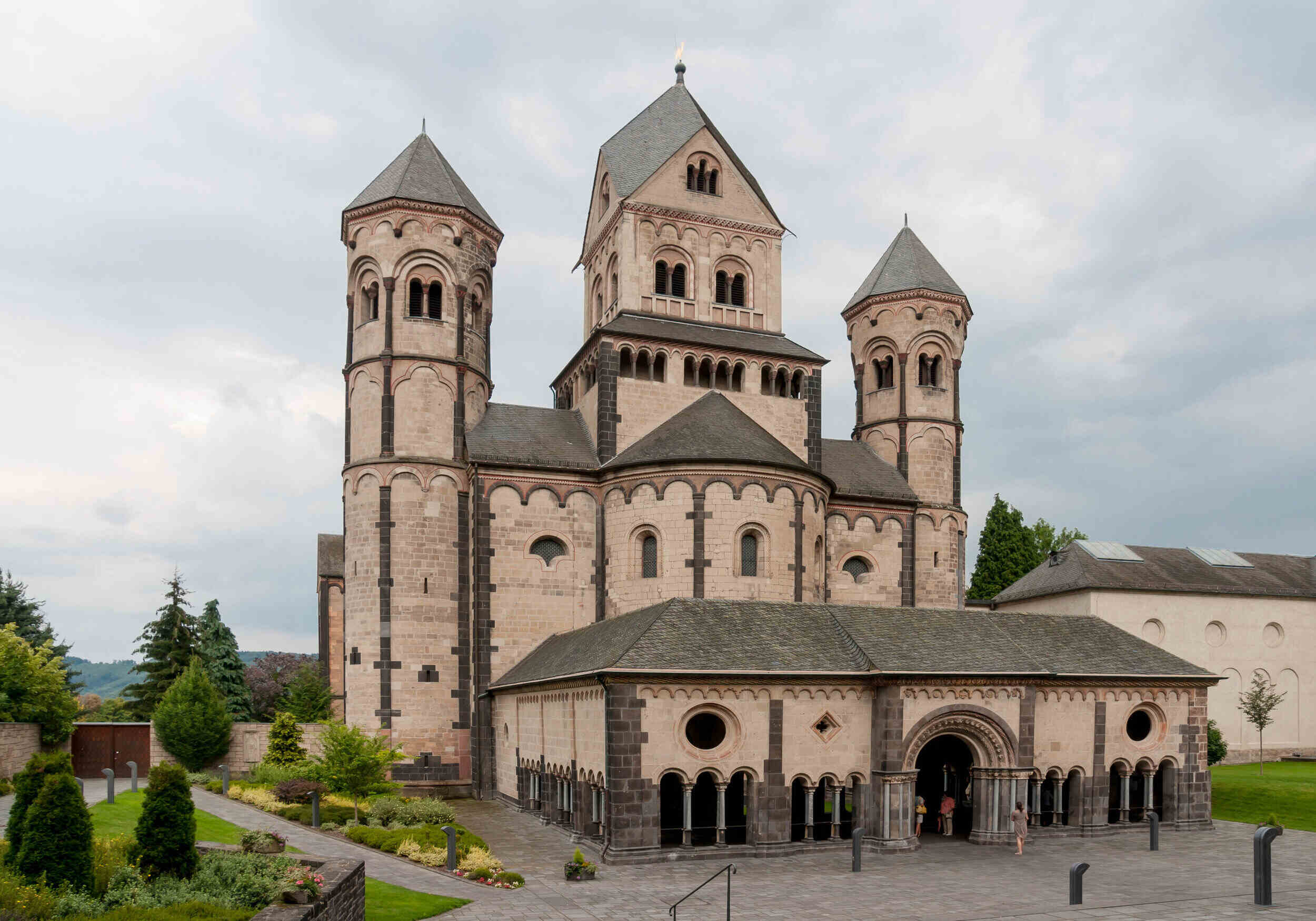 What-Constitutes-A-Pilgrimage-Type-Church what-constitutes-a-pilgrimage-type-church