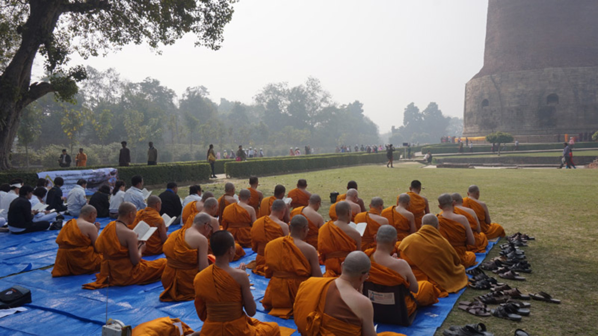 What-Do-The-Buddist-Pilgirims-Do-On-Their-Pilgrimage what-do-the-buddist-pilgirims-do-on-their-pilgrimage