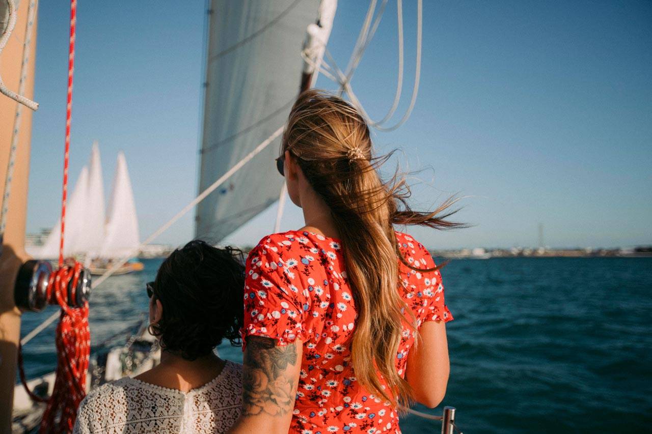 what-to-wear-on-sunset-cruise