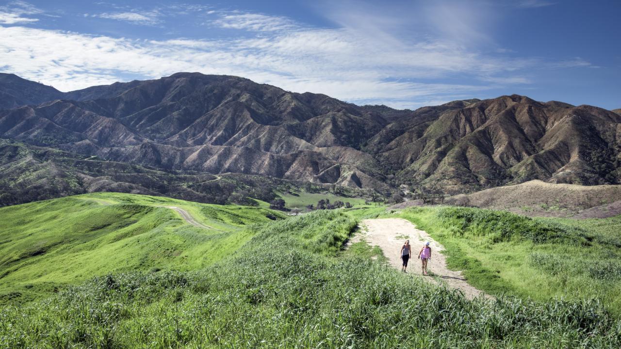 11-iconic-landmarks-to-see-in-santa-clarita-california