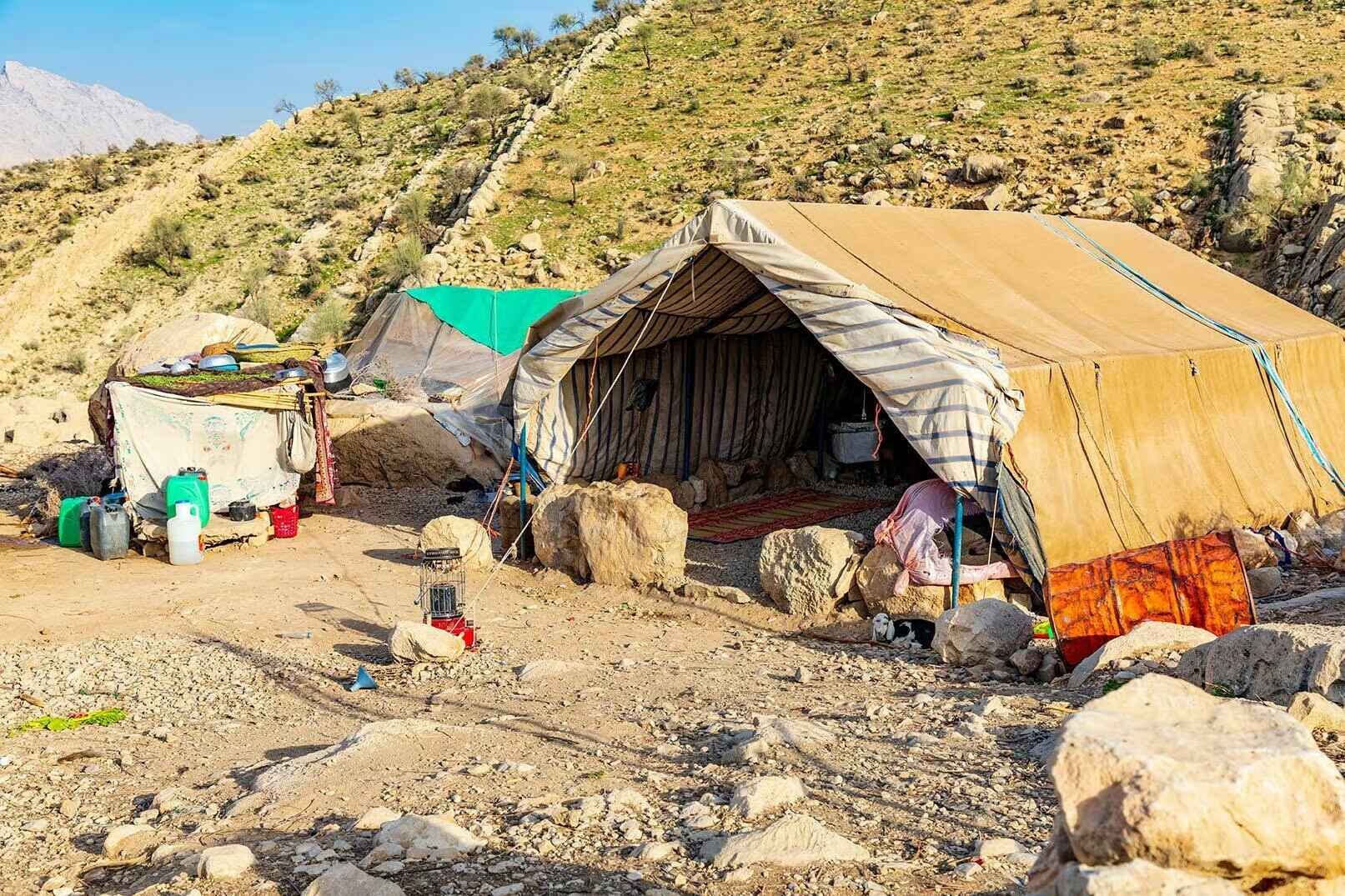 Why-Might-Some-Africans-Continue-Living-A-Nomadic-Lifestyle why-might-some-africans-continue-living-a-nomadic-lifestyle