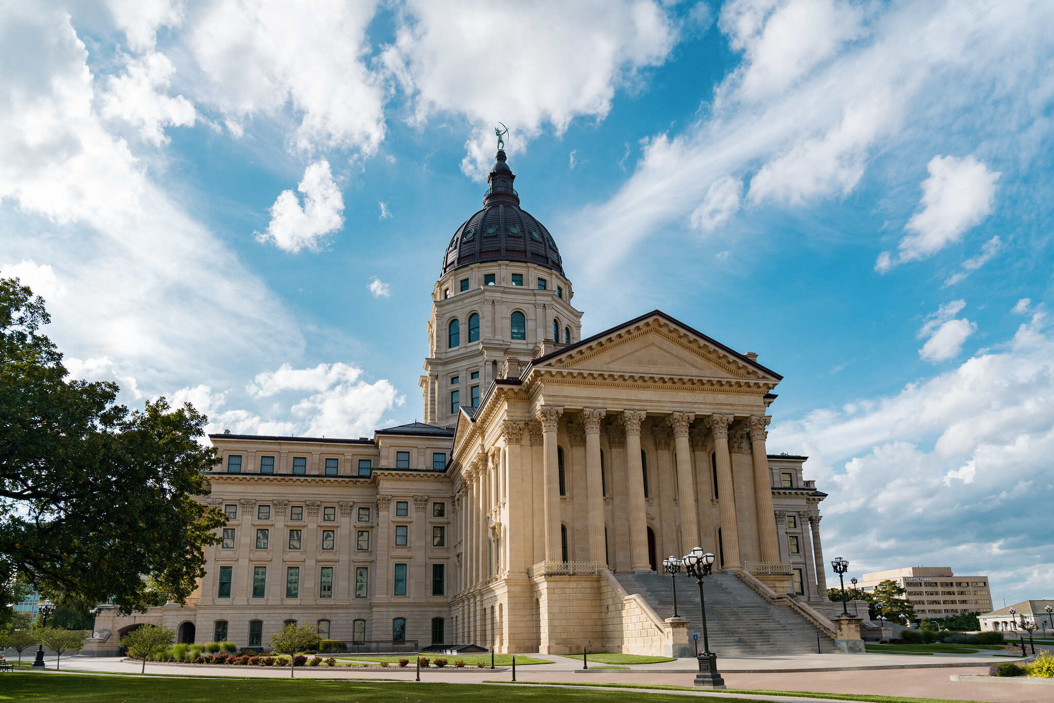 12-Iconic-Landmarks-To-See-In-Topeka-Kansas 12-iconic-landmarks-to-see-in-topeka-kansas