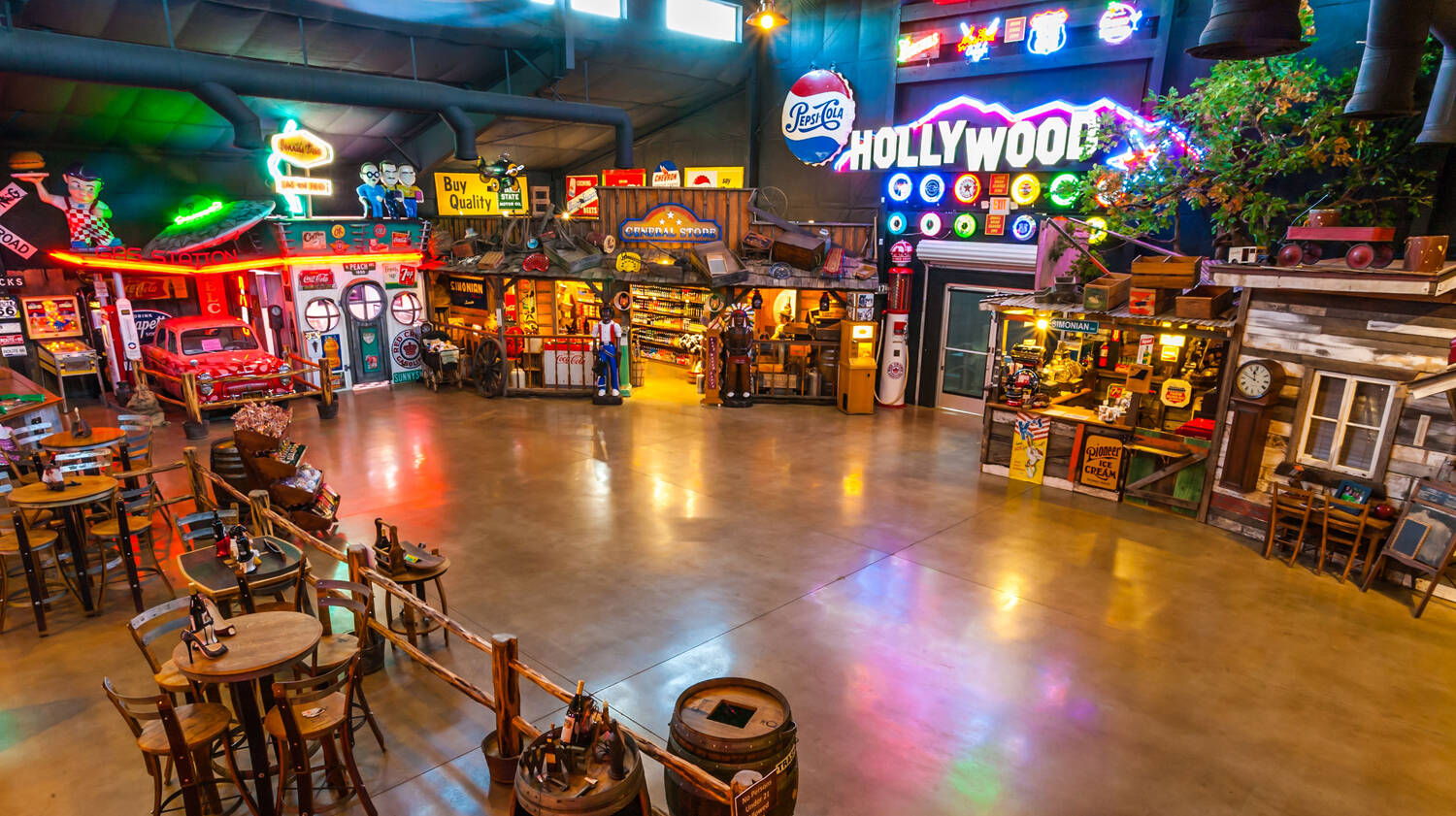 12-Nightlife-Spots-To-Experience-In-Fresno-California 12-nightlife-spots-to-experience-in-fresno-california