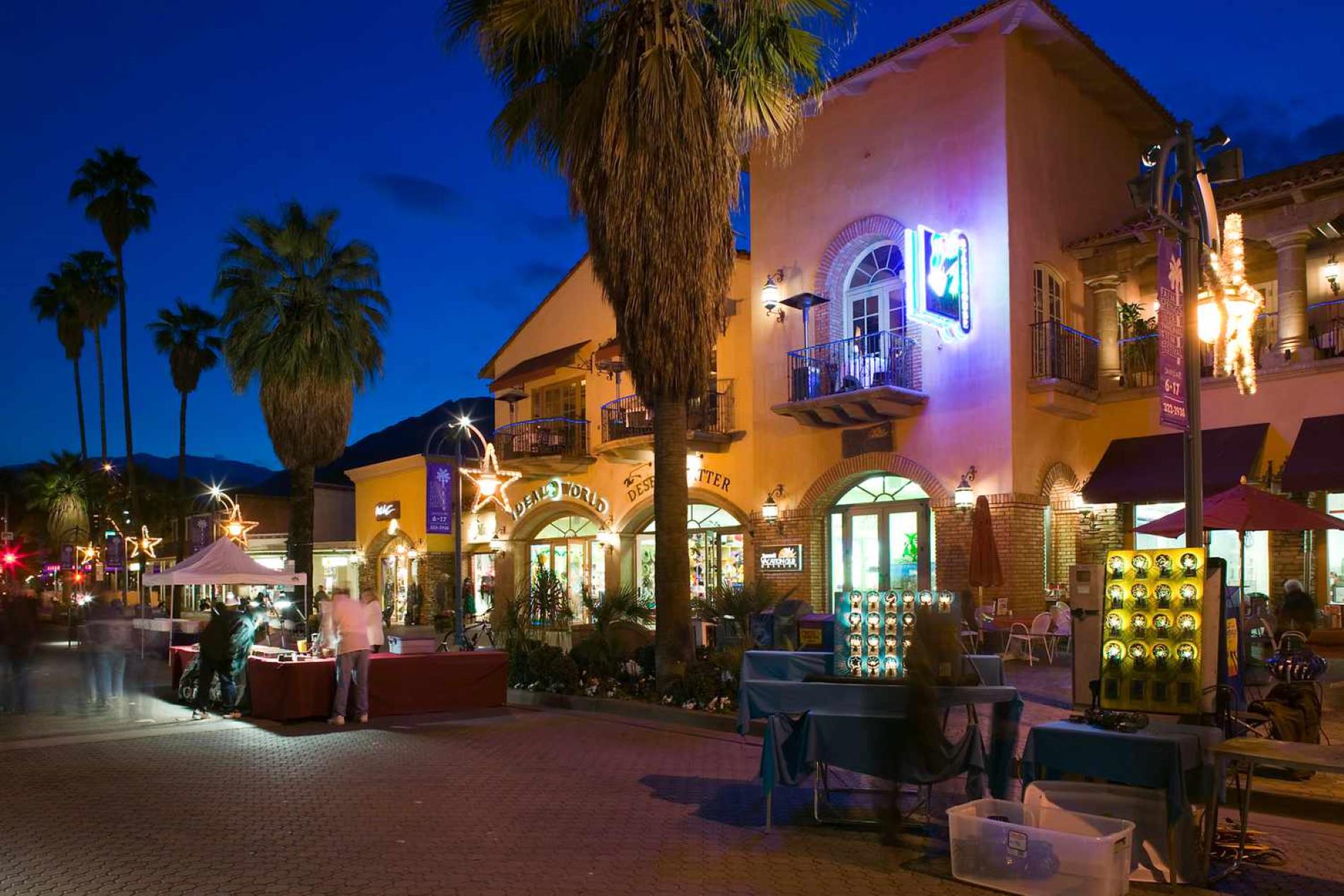 12-nightlife-spots-to-experience-in-palm-springs-california