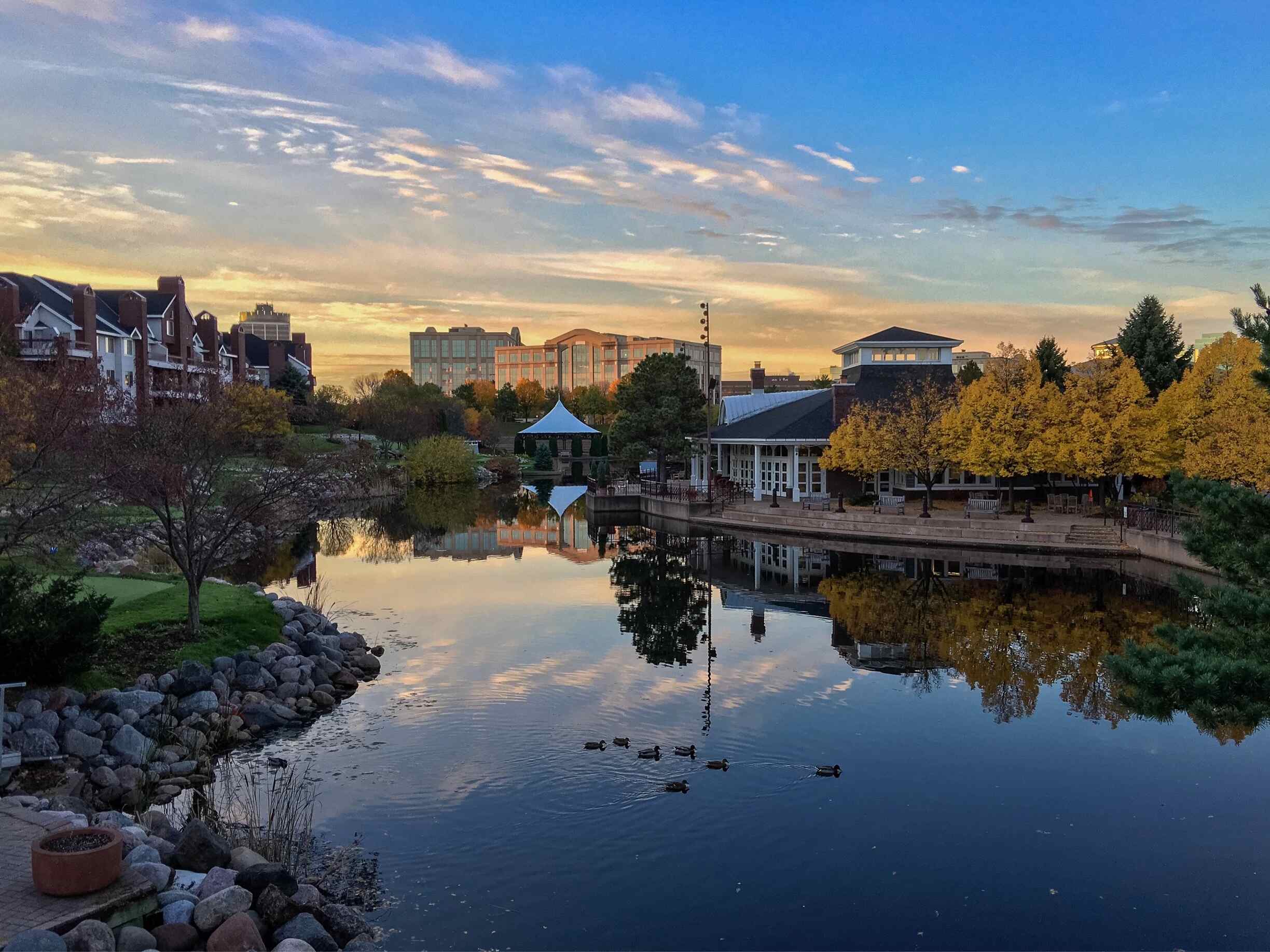 10-iconic-landmarks-to-see-in-edina-minnesota