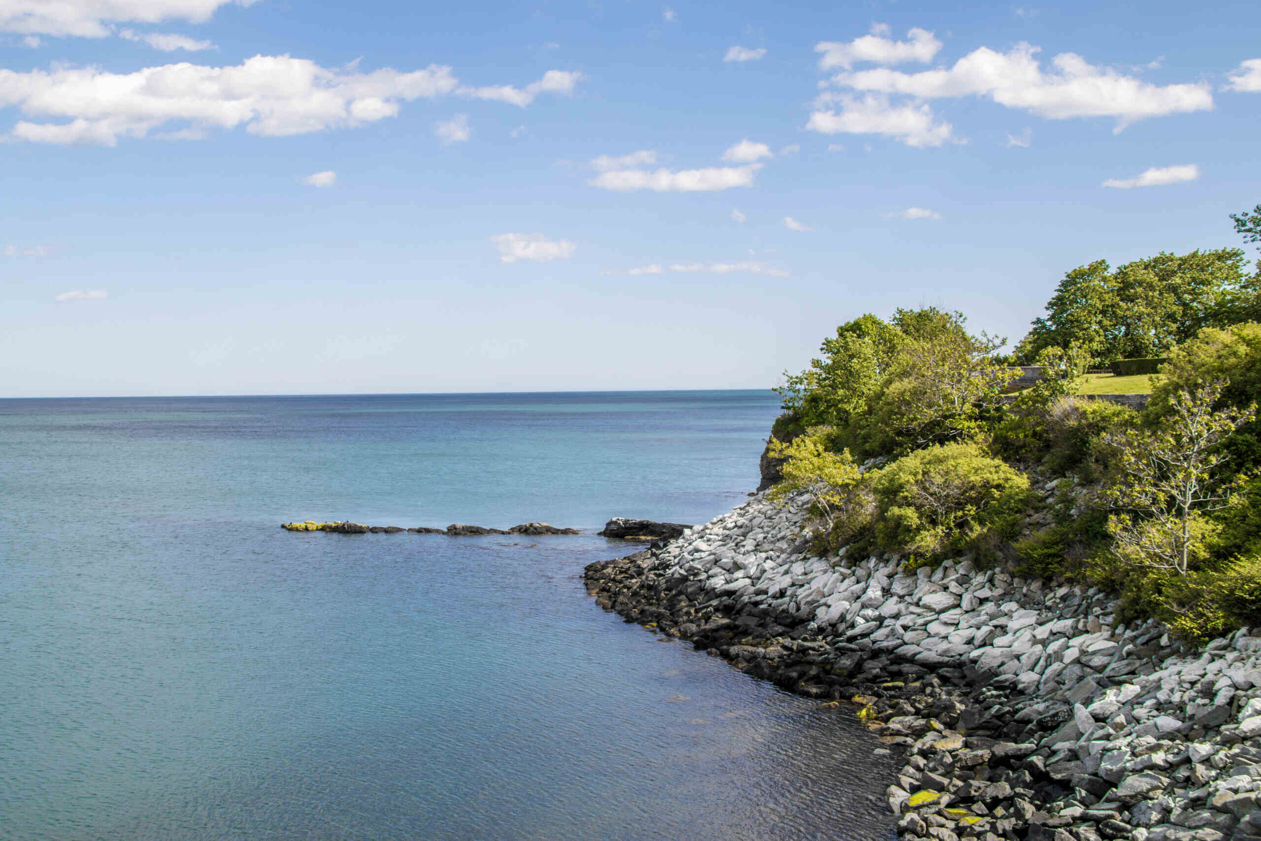 6-Scenic-Hikes-To-Take-In-Woonsocket-Rhode-Island 6-scenic-hikes-to-take-in-woonsocket-rhode-island
