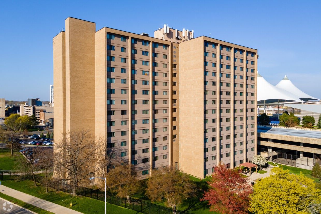 34-must-visit-places-in-pontiac