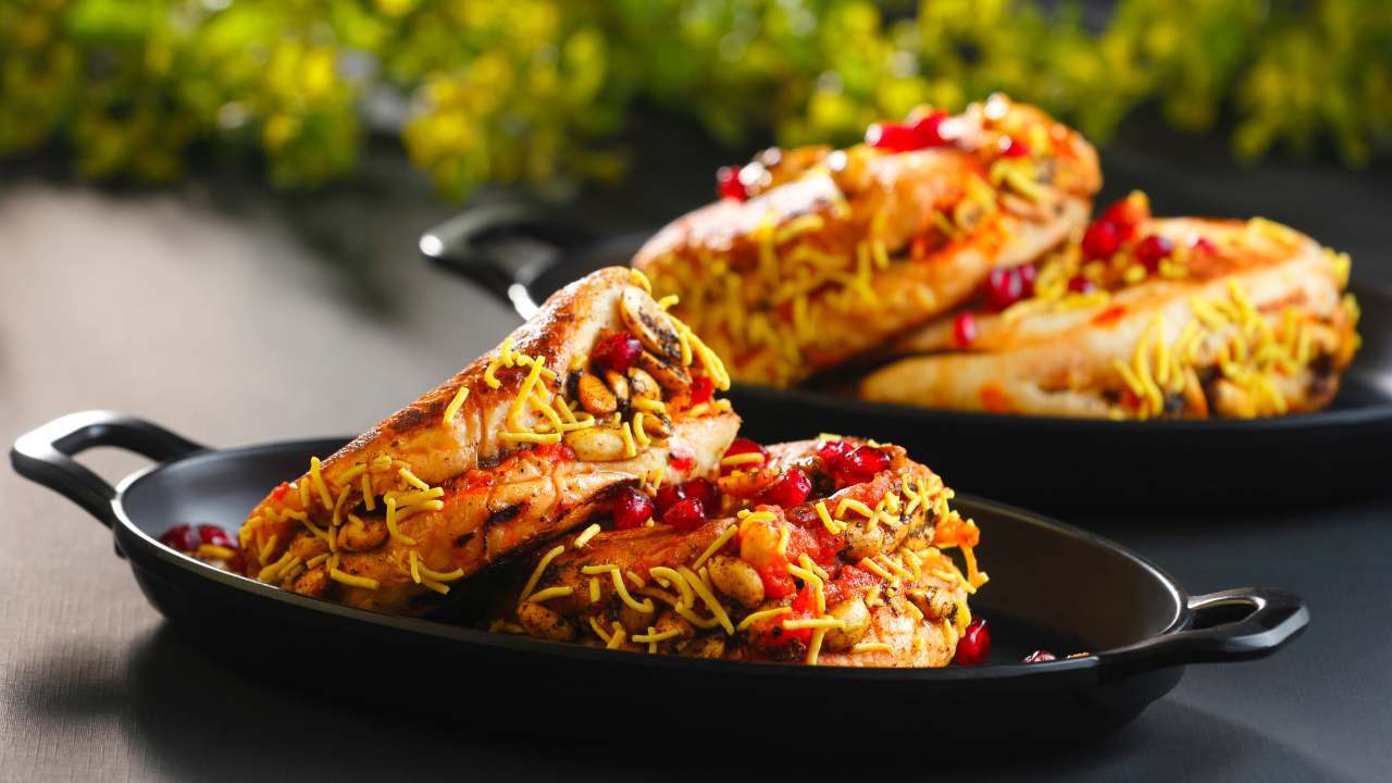10-Must-Try-Dishes-That-Will-Make-You-Fall-In-Love-With-Pune 10-must-try-dishes-that-will-make-you-fall-in-love-with-pune