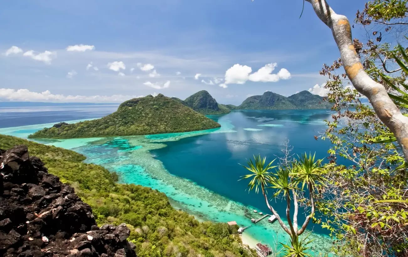 22-Breathtaking-Indonesian-Islands-You-Need-To-See-To-Believe 22-breathtaking-indonesian-islands-you-need-to-see-to-believe
