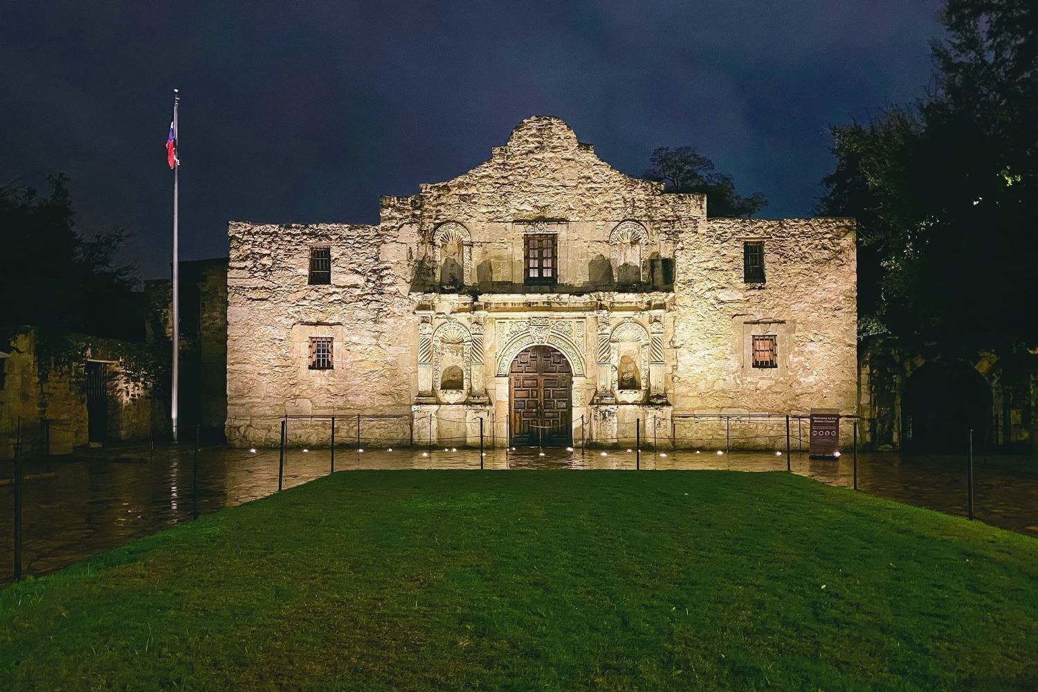 alamo-san-antonios-historic-mission