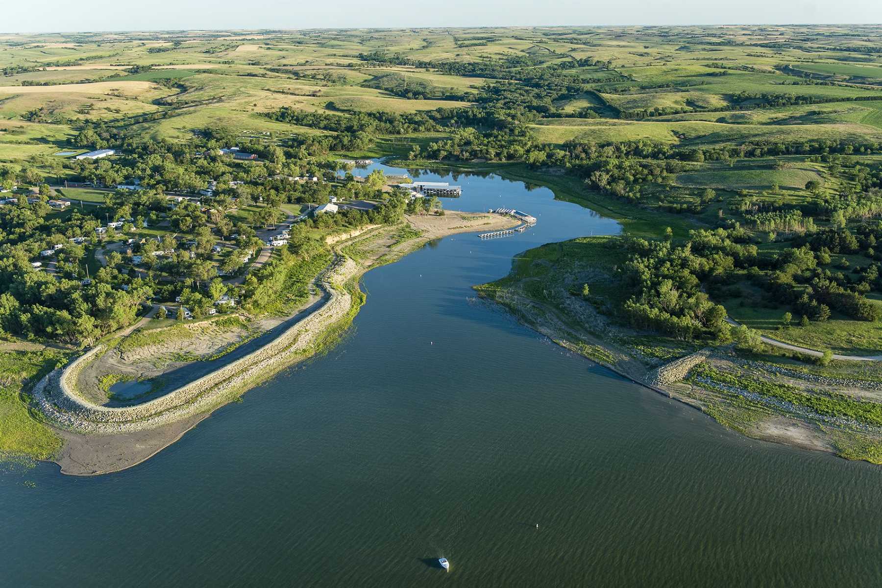 almas-hidden-gem-harlan-county-lake-adventure