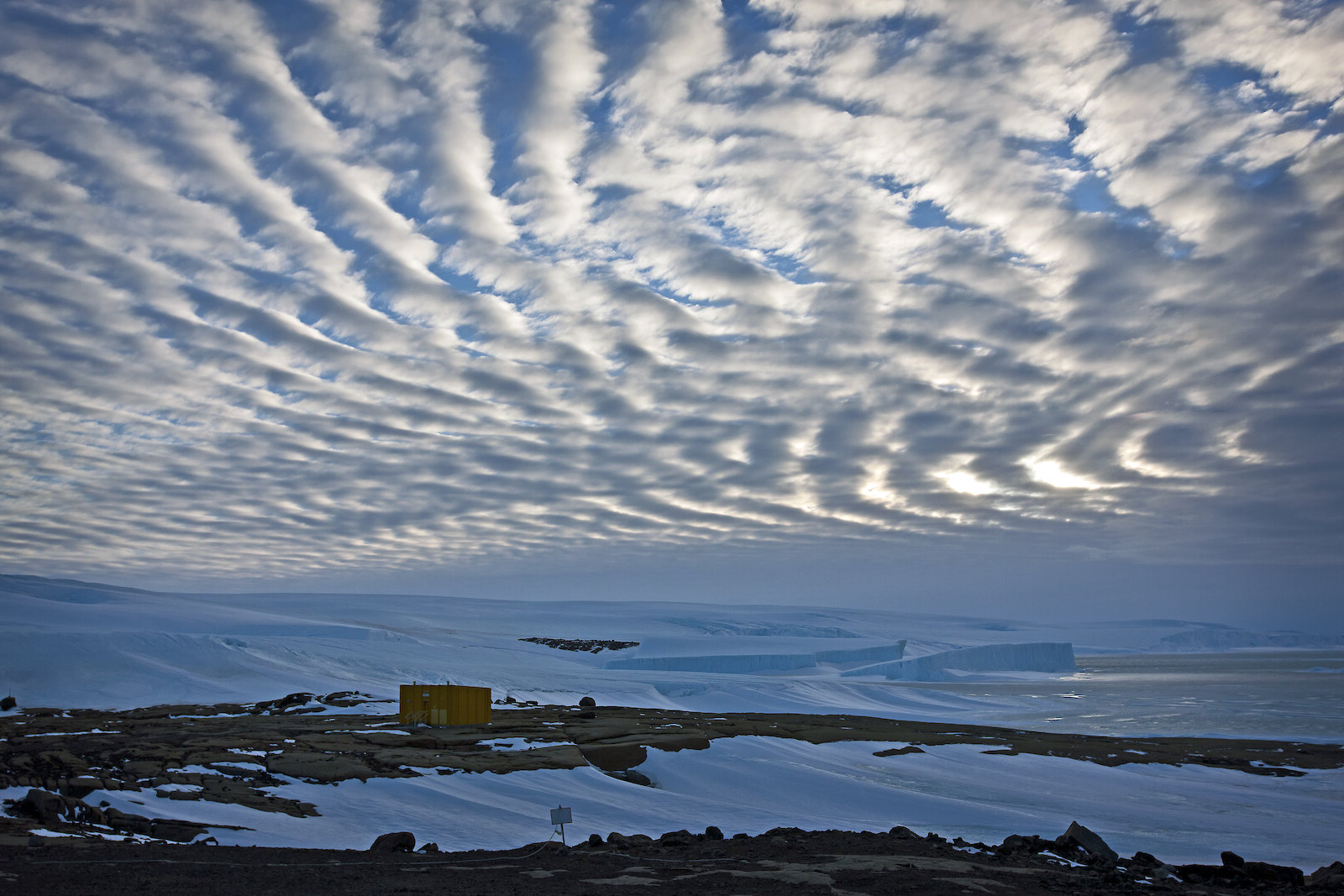 Breathtaking-Locations-To-Witness-Gravity-Waves breathtaking-locations-to-witness-gravity-waves