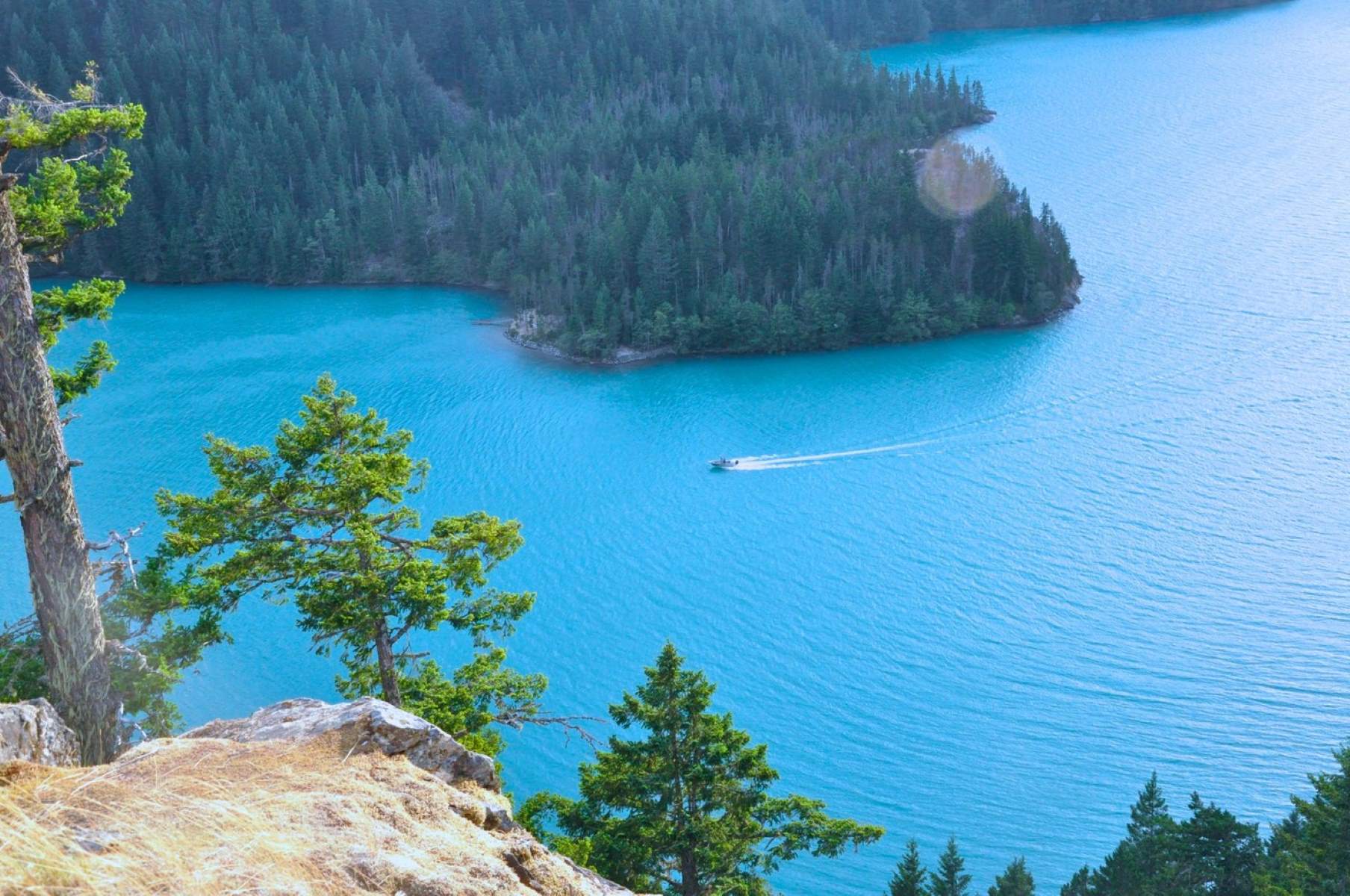 breathtaking-views-at-north-cascades-diablo-lake-vista
