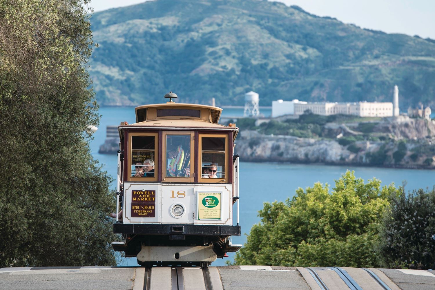 cable-cars-san-franciscos-rolling-landmark