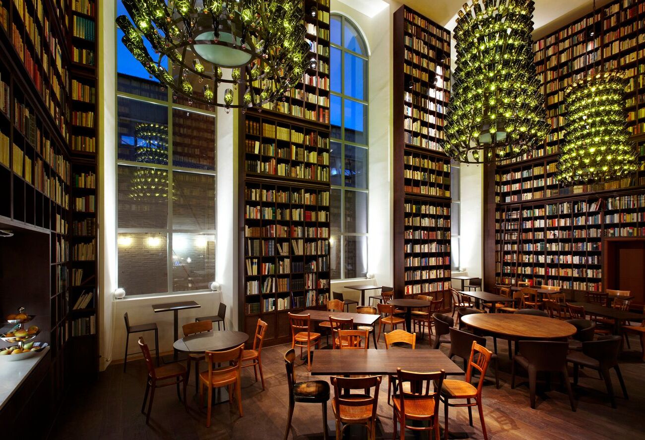 charming-bookstore-cafes-around-the-world