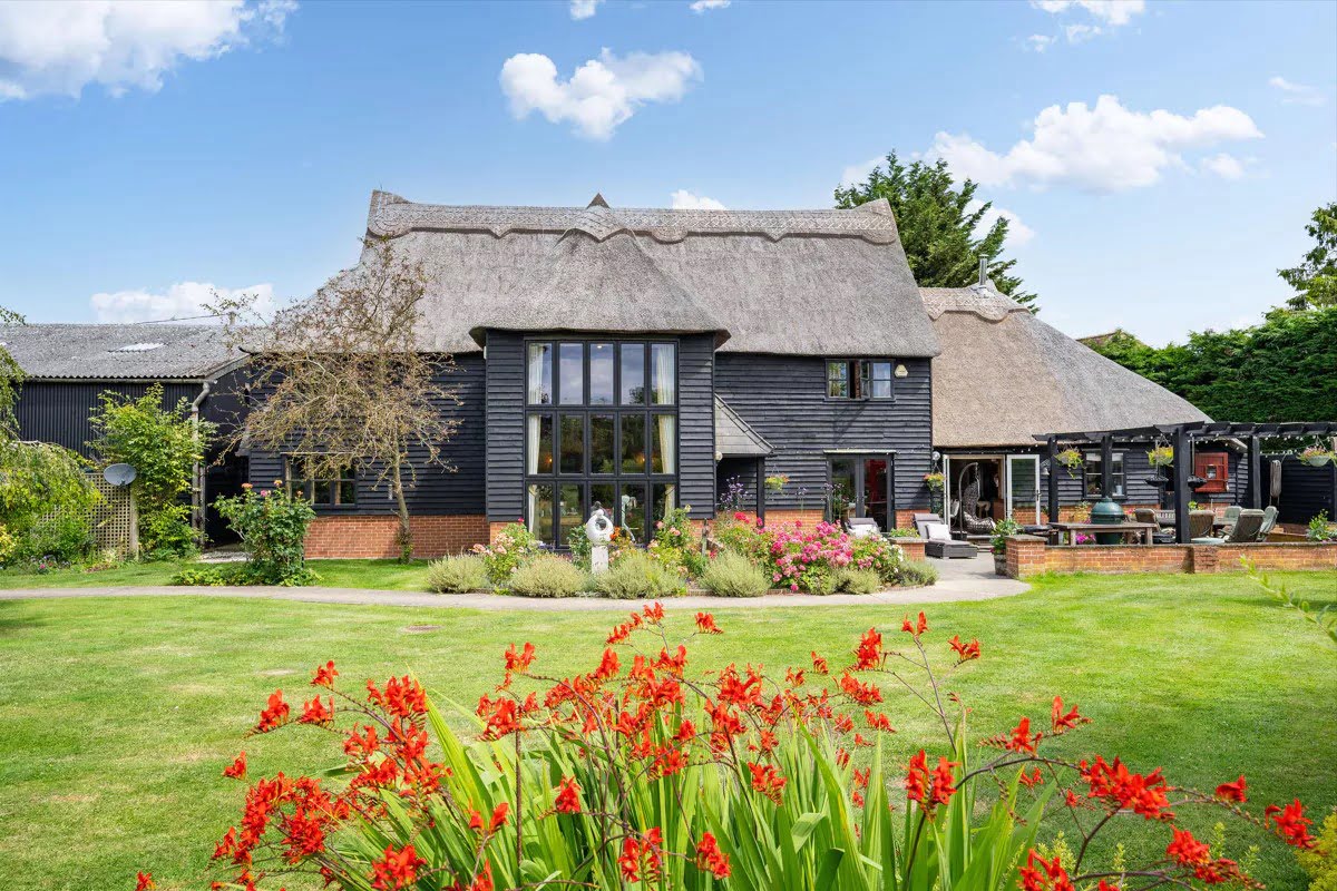 Charming-Converted-Barn-Hotels-In-Idyllic-Countryside charming-converted-barn-hotels-in-idyllic-countryside