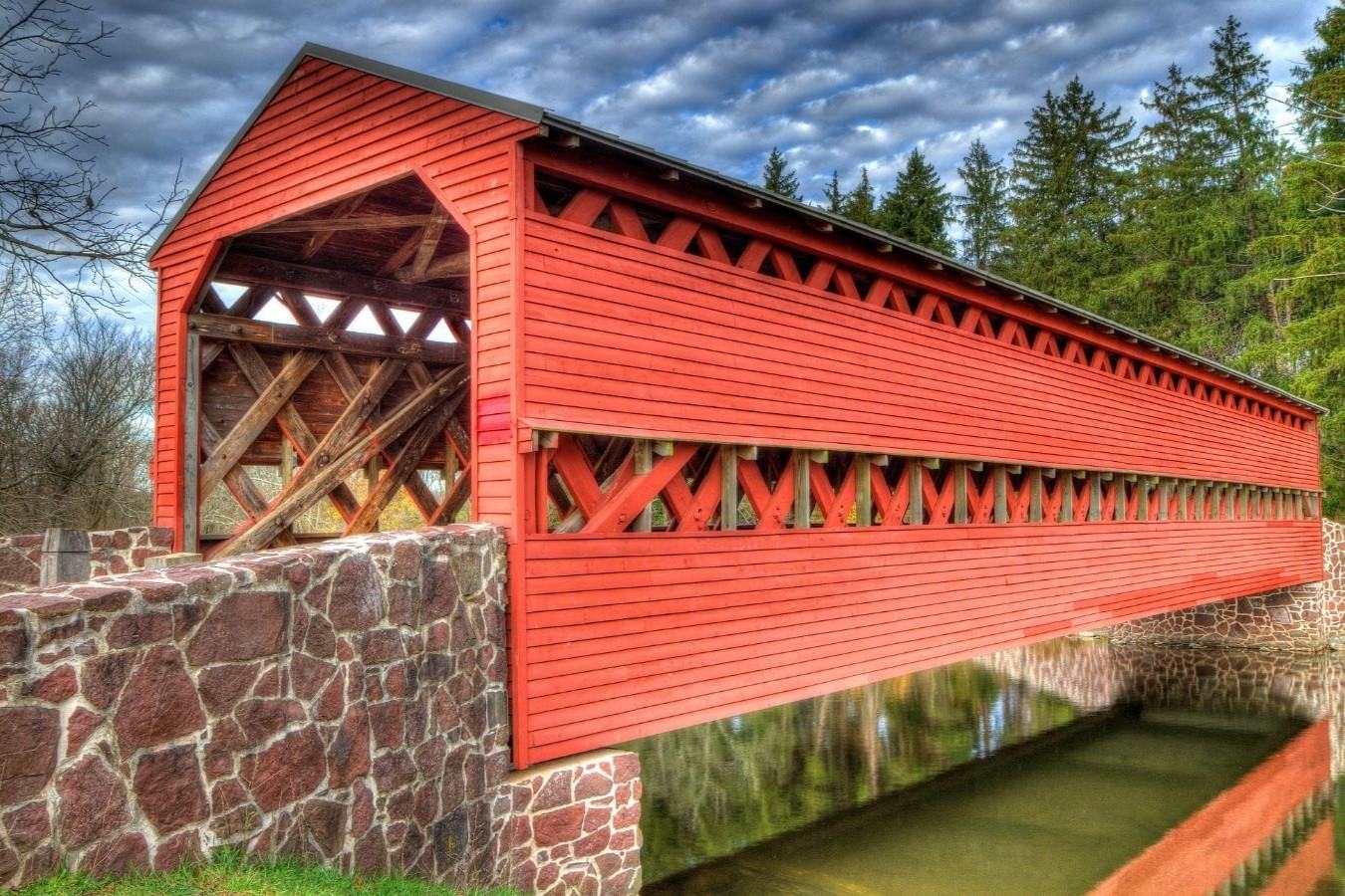 Charming-Covered-Bridges-With-Romantic-Appeal charming-covered-bridges-with-romantic-appeal