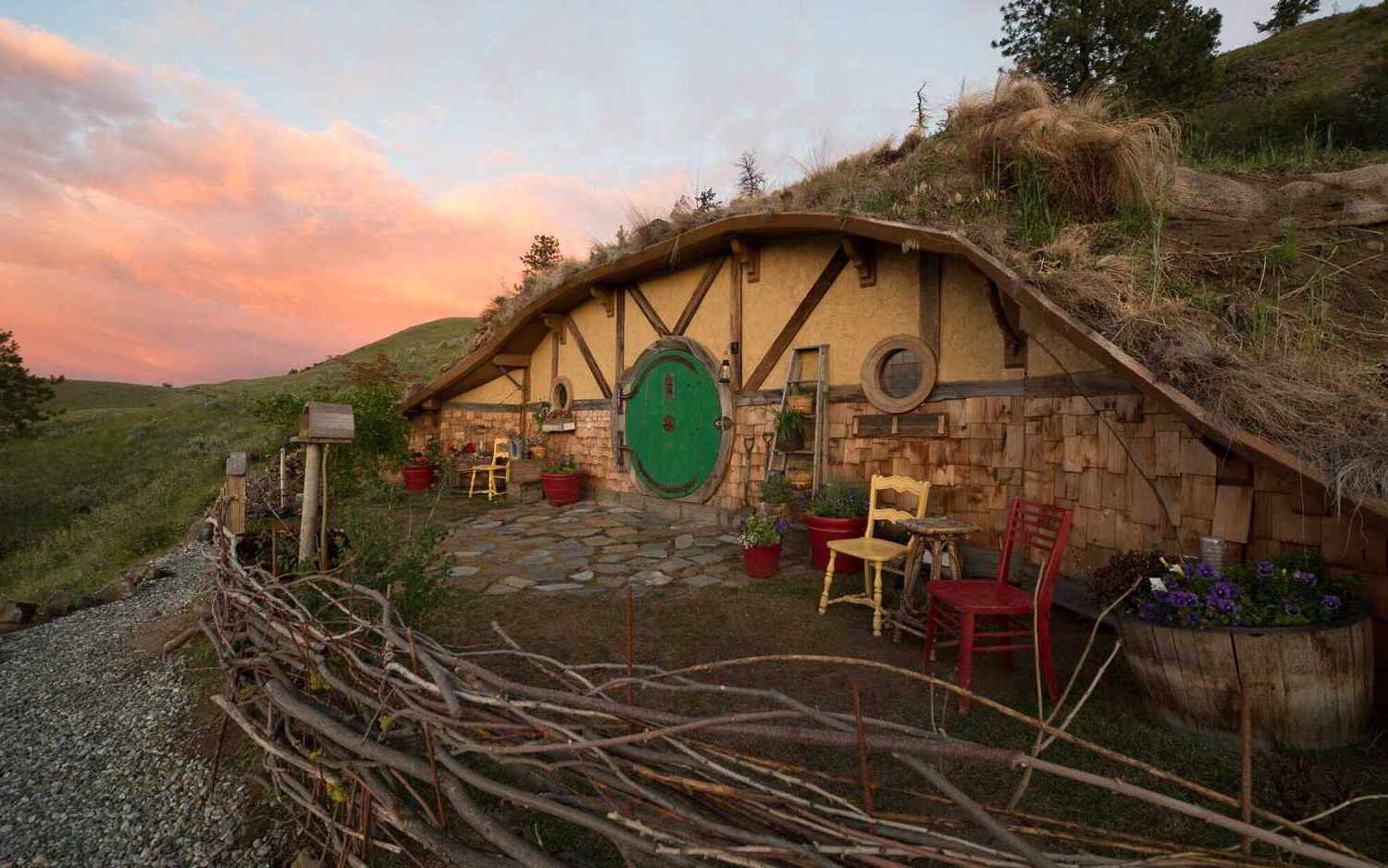 Charming-Hobbit-Inspired-Hotels-For-Fantasy-Lovers charming-hobbit-inspired-hotels-for-fantasy-lovers