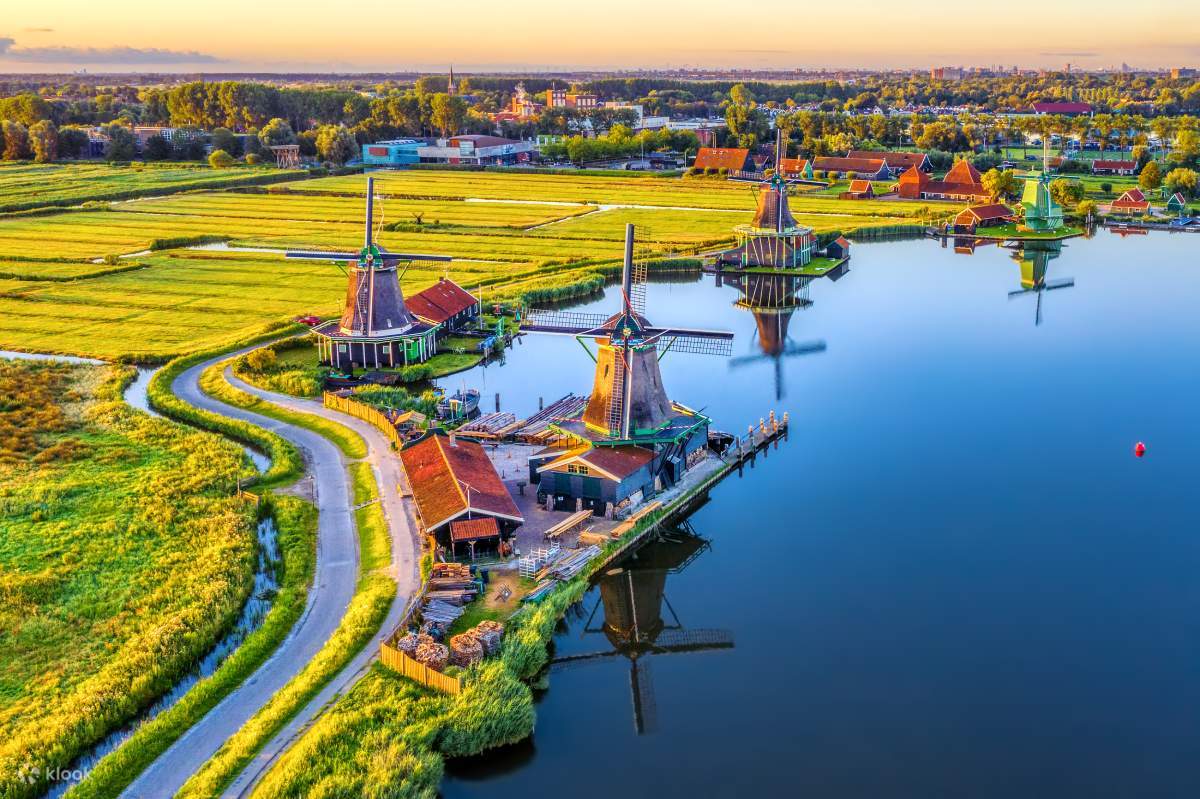 Charming-Windmill-Hotels-In-Picturesque-Countryside charming-windmill-hotels-in-picturesque-countryside