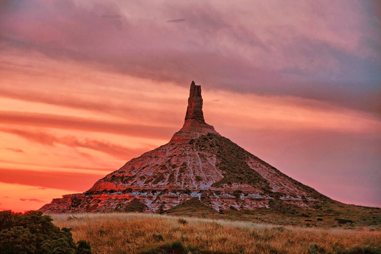 chimney-rock-nebraskas-oregon-trail-landmark