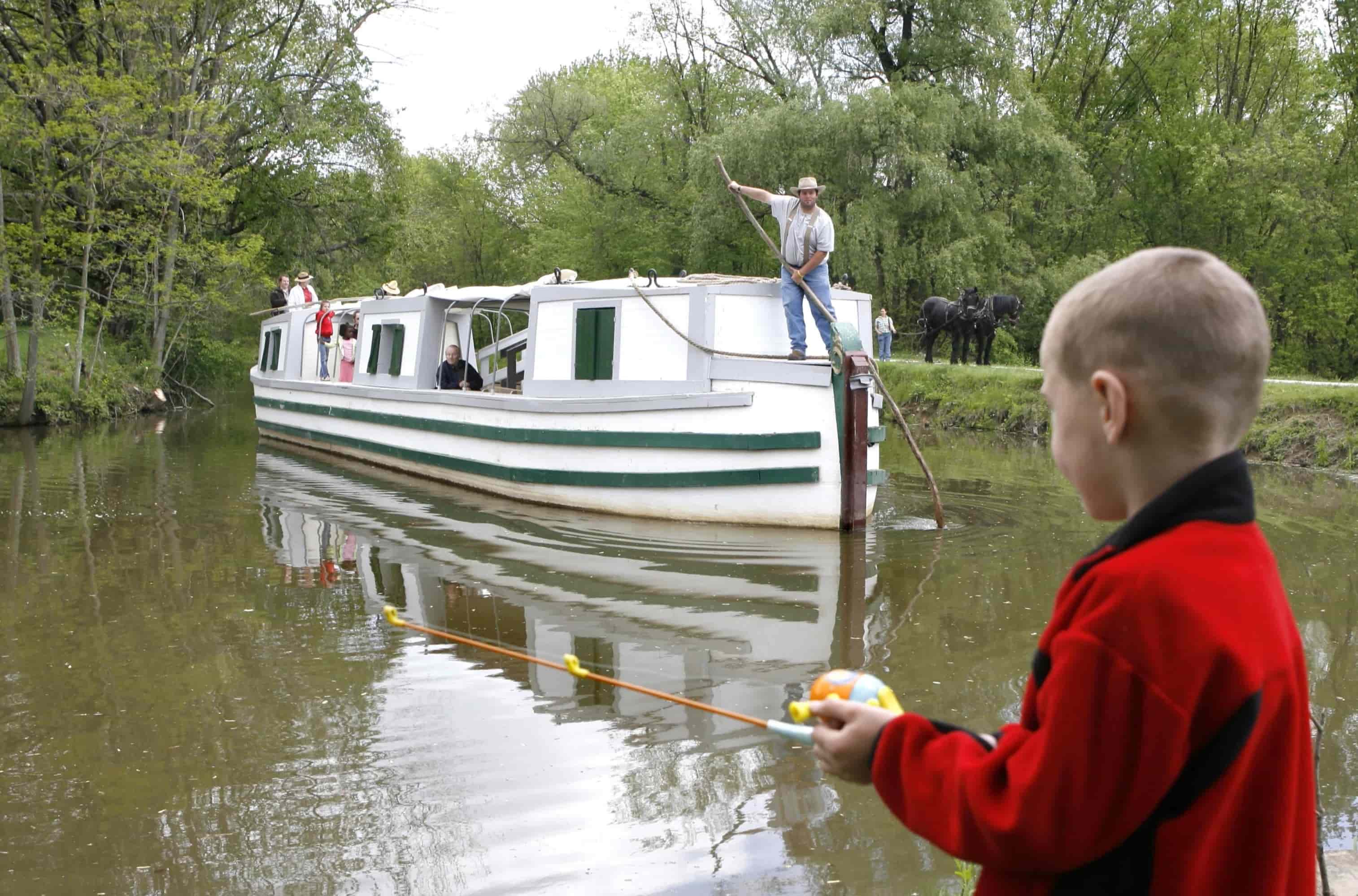 cruise-through-history-on-st-helena-iii-canal-boat