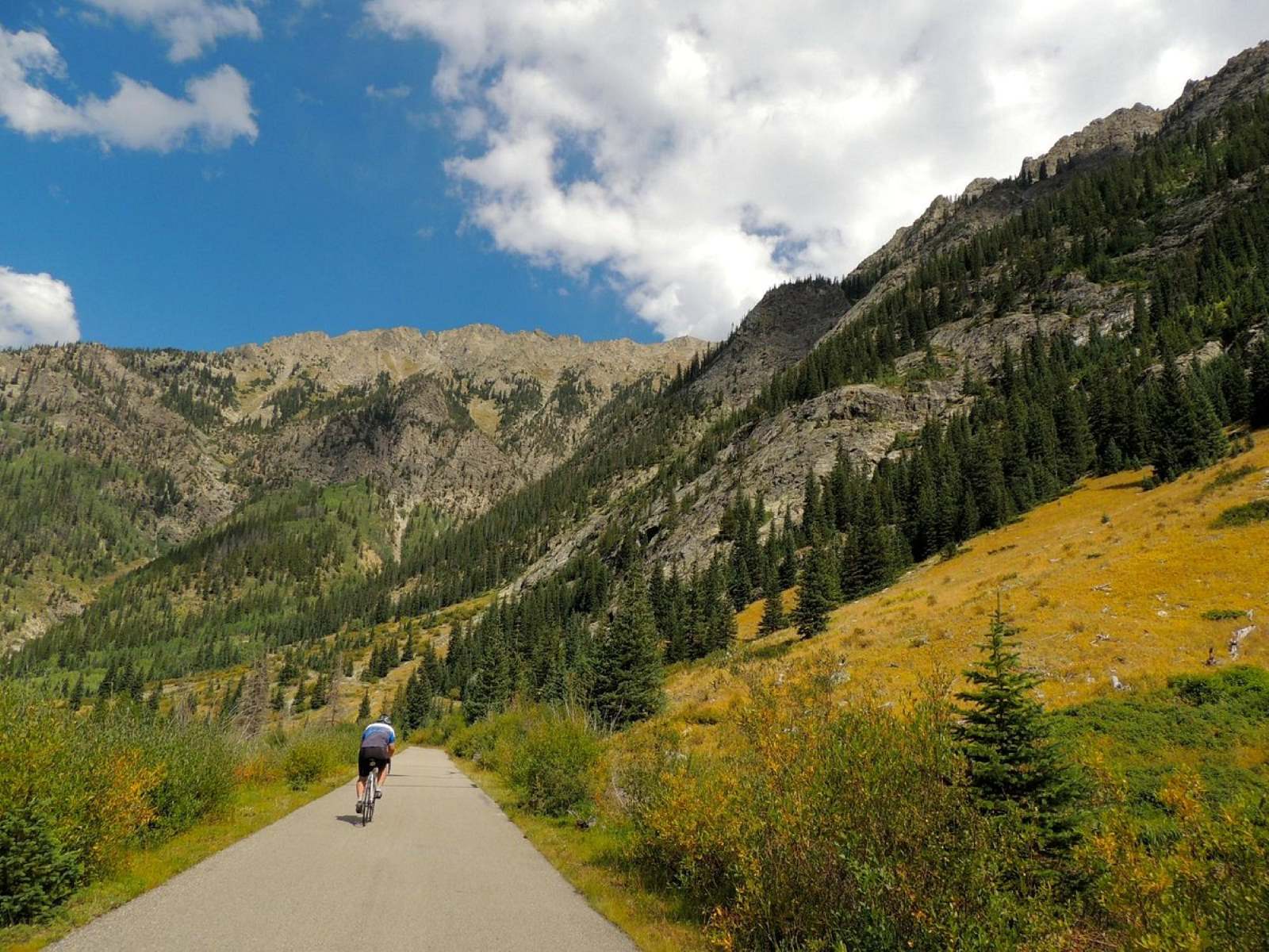 Cycling-Adventure-Through-Vail-Pass8217s-Ten-Mile-Canyon cycling-adventure-through-vail-passs-ten-mile-canyon