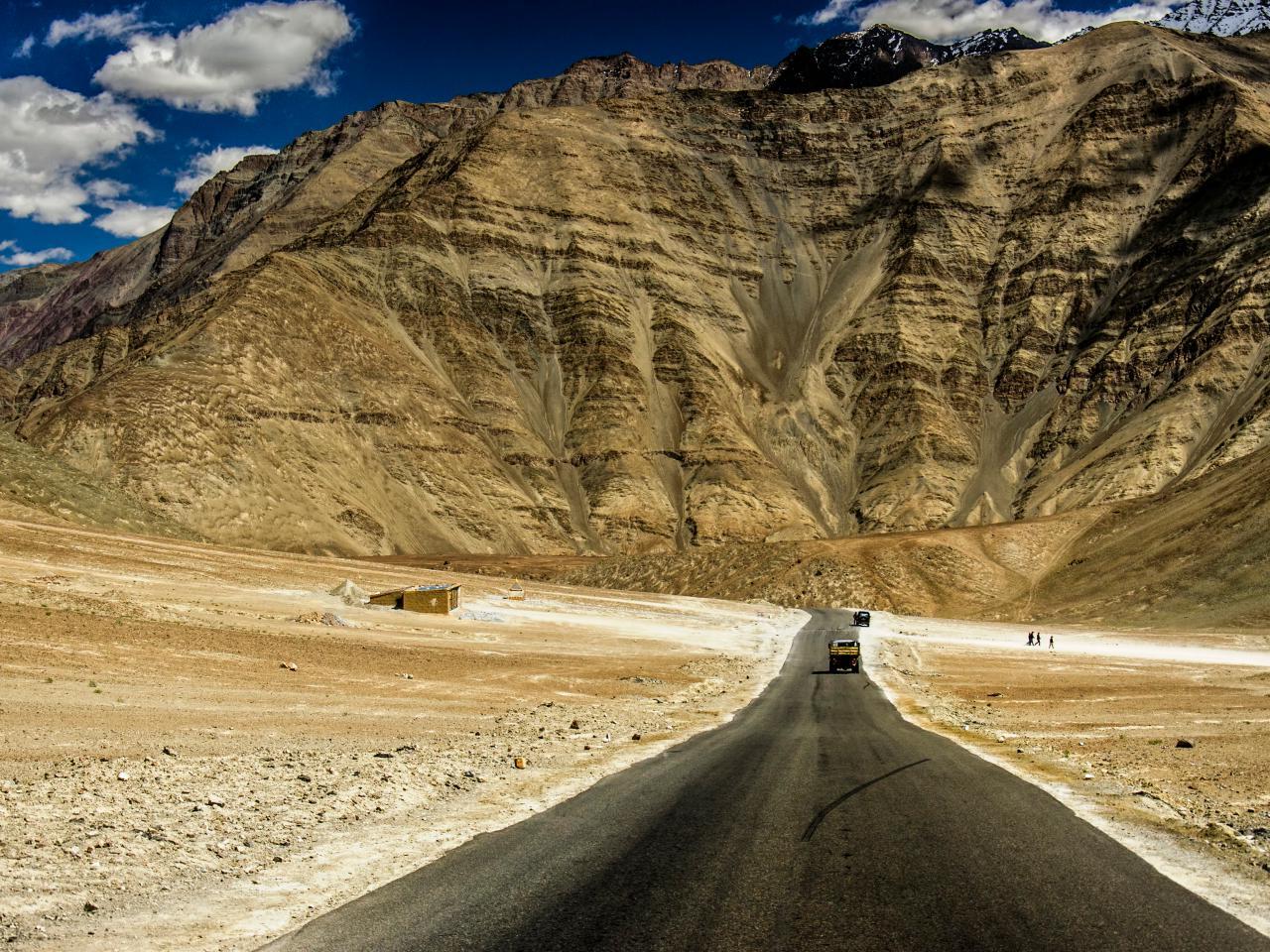 Fascinating-Locations-To-Experience-Gravity-Hills fascinating-locations-to-experience-gravity-hills