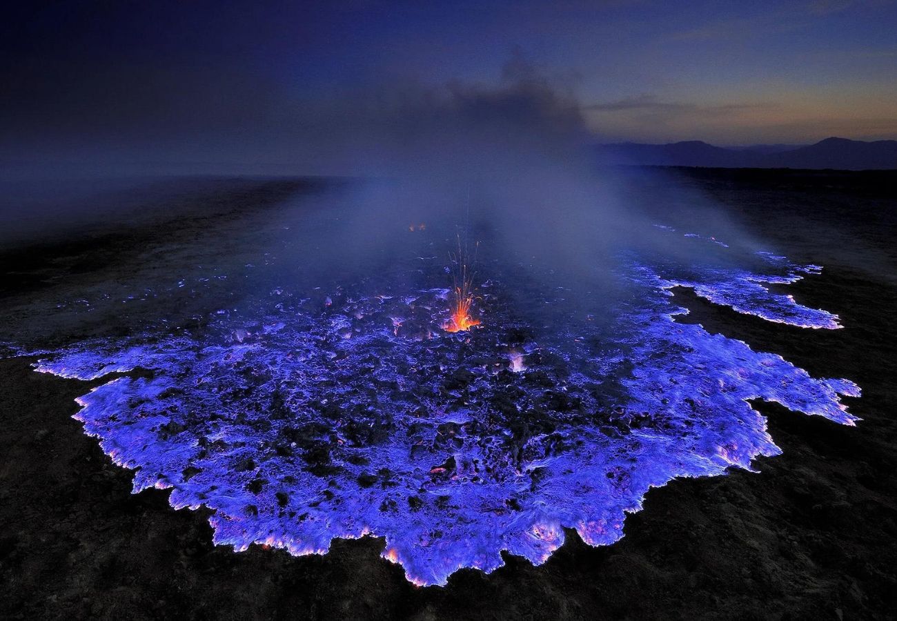 fascinating-locations-to-witness-volcanic-blue-flames