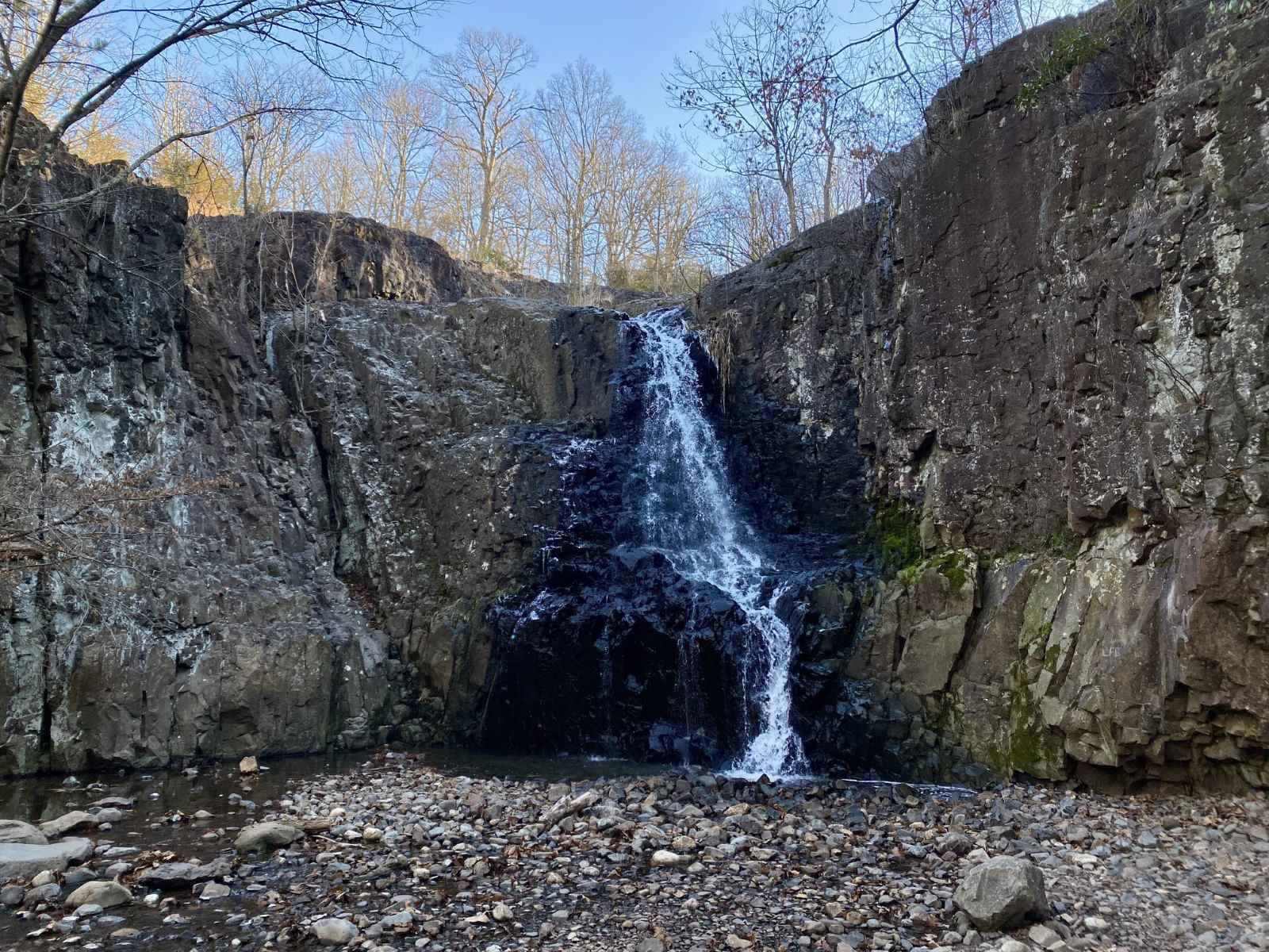hemlock-falls-a-hidden-gem-in-south-mountain-reservation