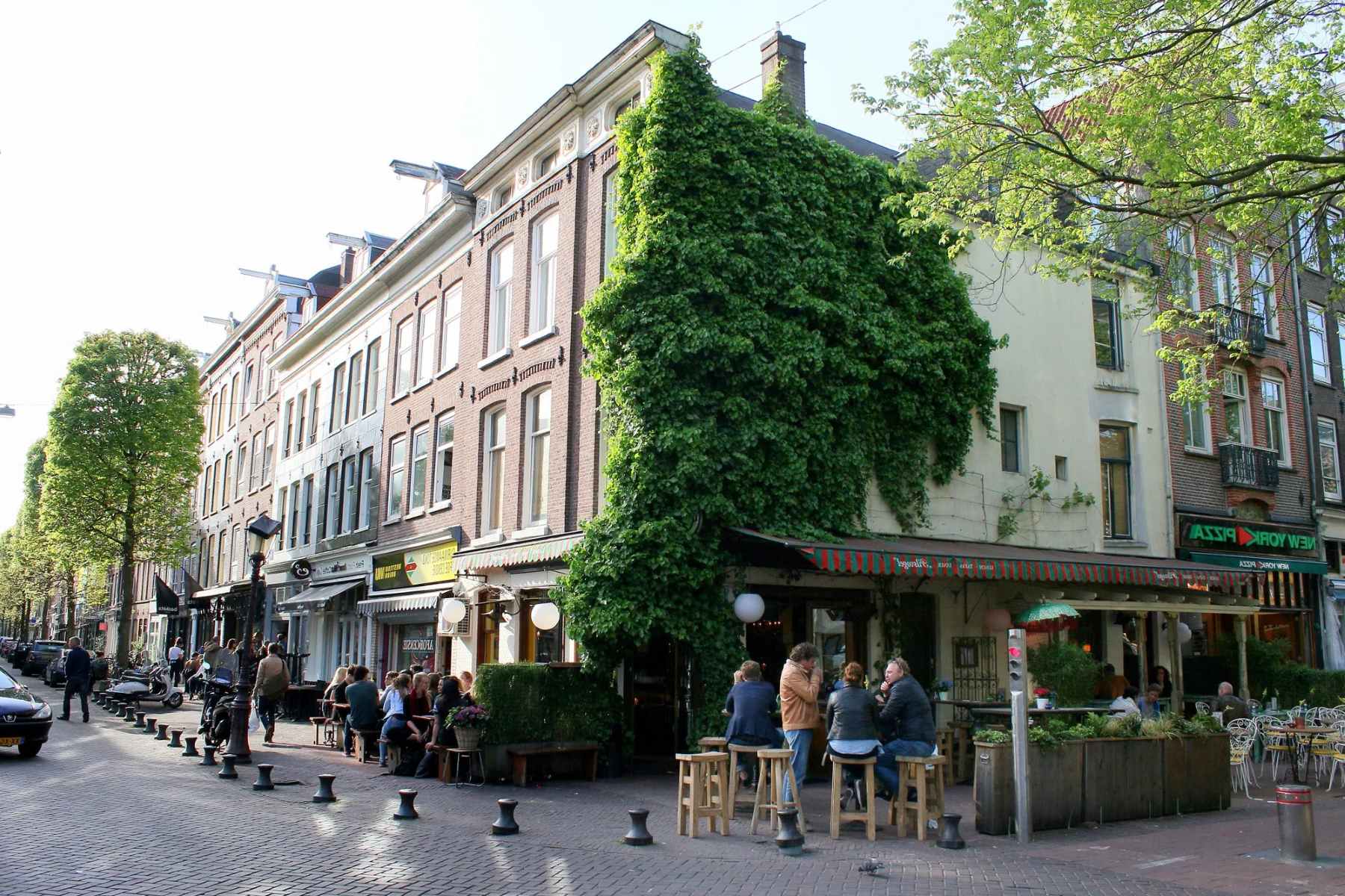 Hidden-Gems-7-Must-Visit-Bars-In-De-Pijp-Amsterdam hidden-gems-7-must-visit-bars-in-de-pijp-amsterdam