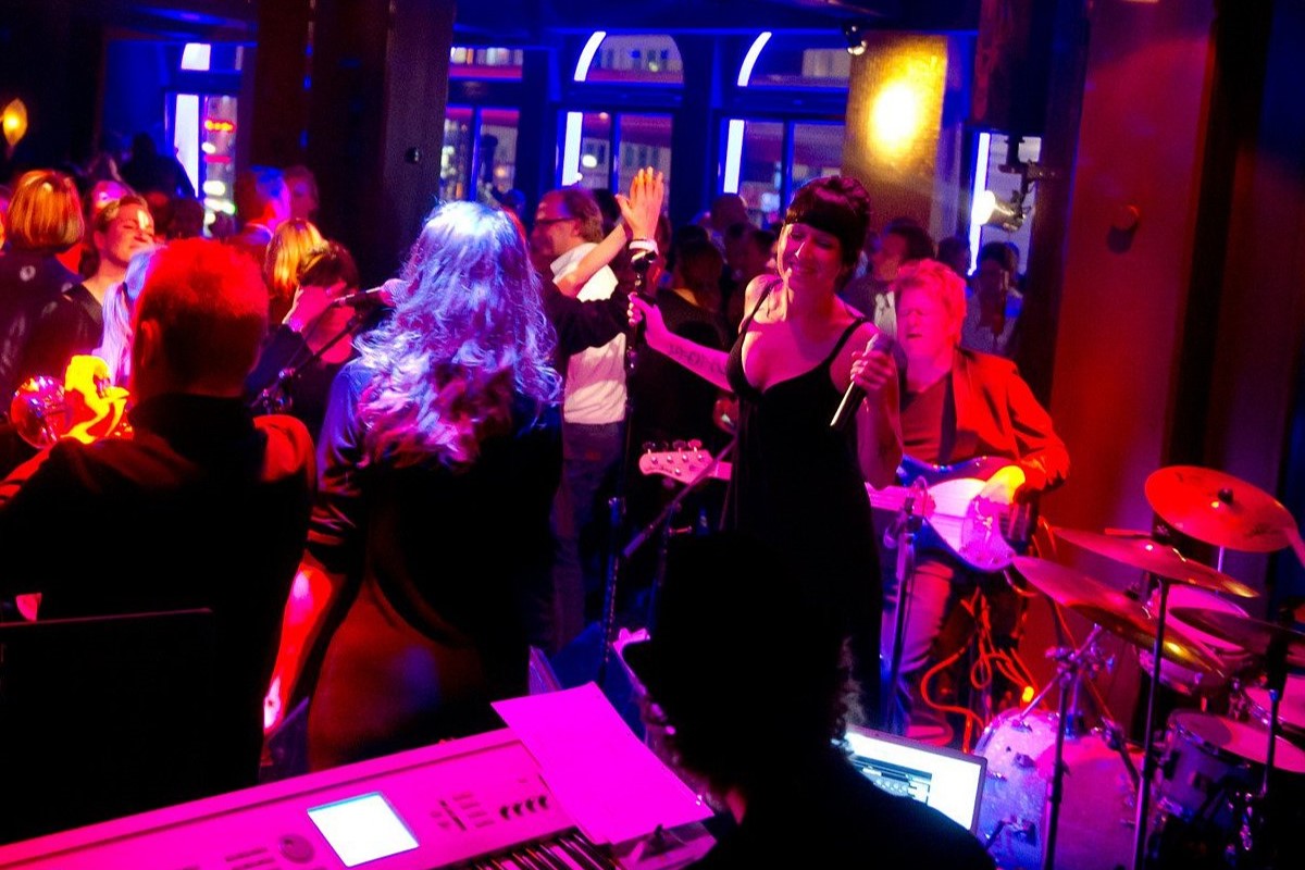 is-hamburgs-nightlife-the-best-kept-secret-in-europe