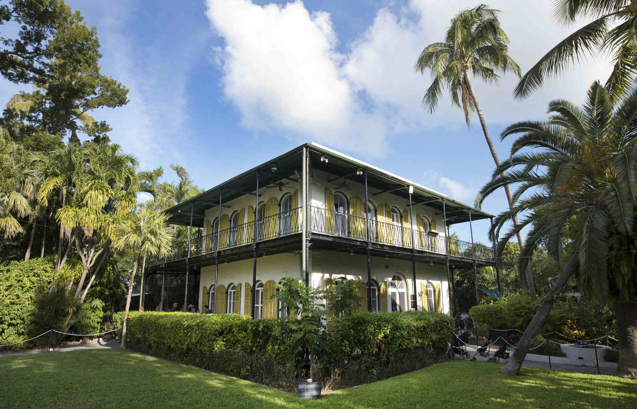 key-wests-hemingway-home-literary-legends-retreat