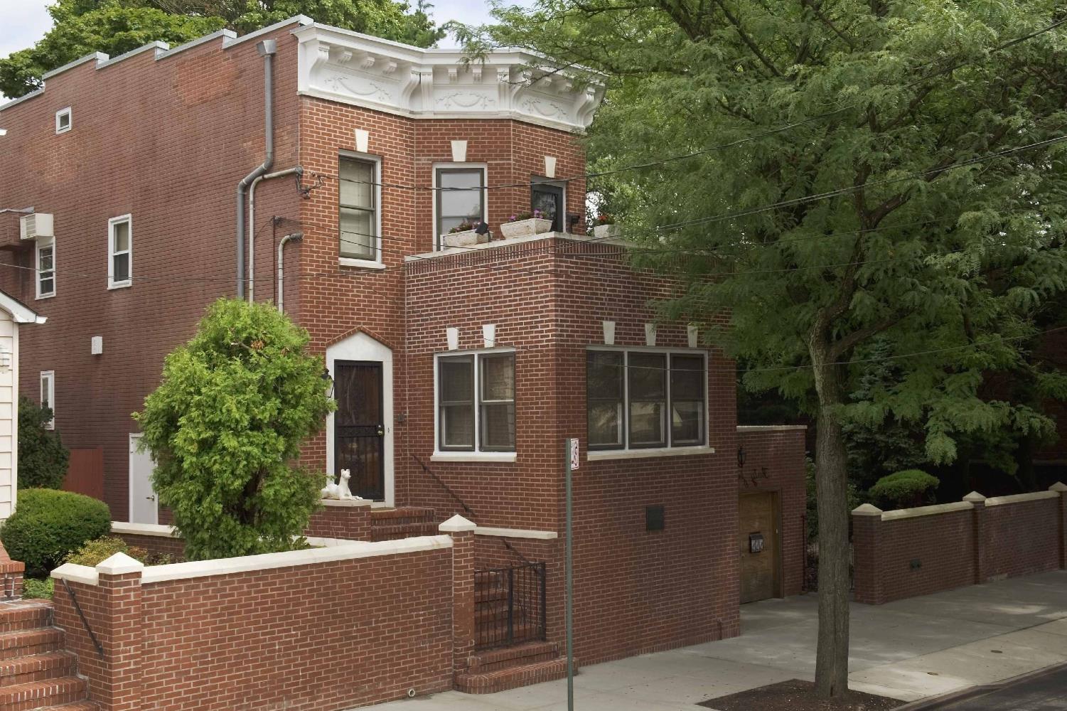 Louis-Armstrong-House-Museum-8211-Queens8217-Jazz-Legend-Home louis-armstrong-house-museum-queens-jazz-legend-home