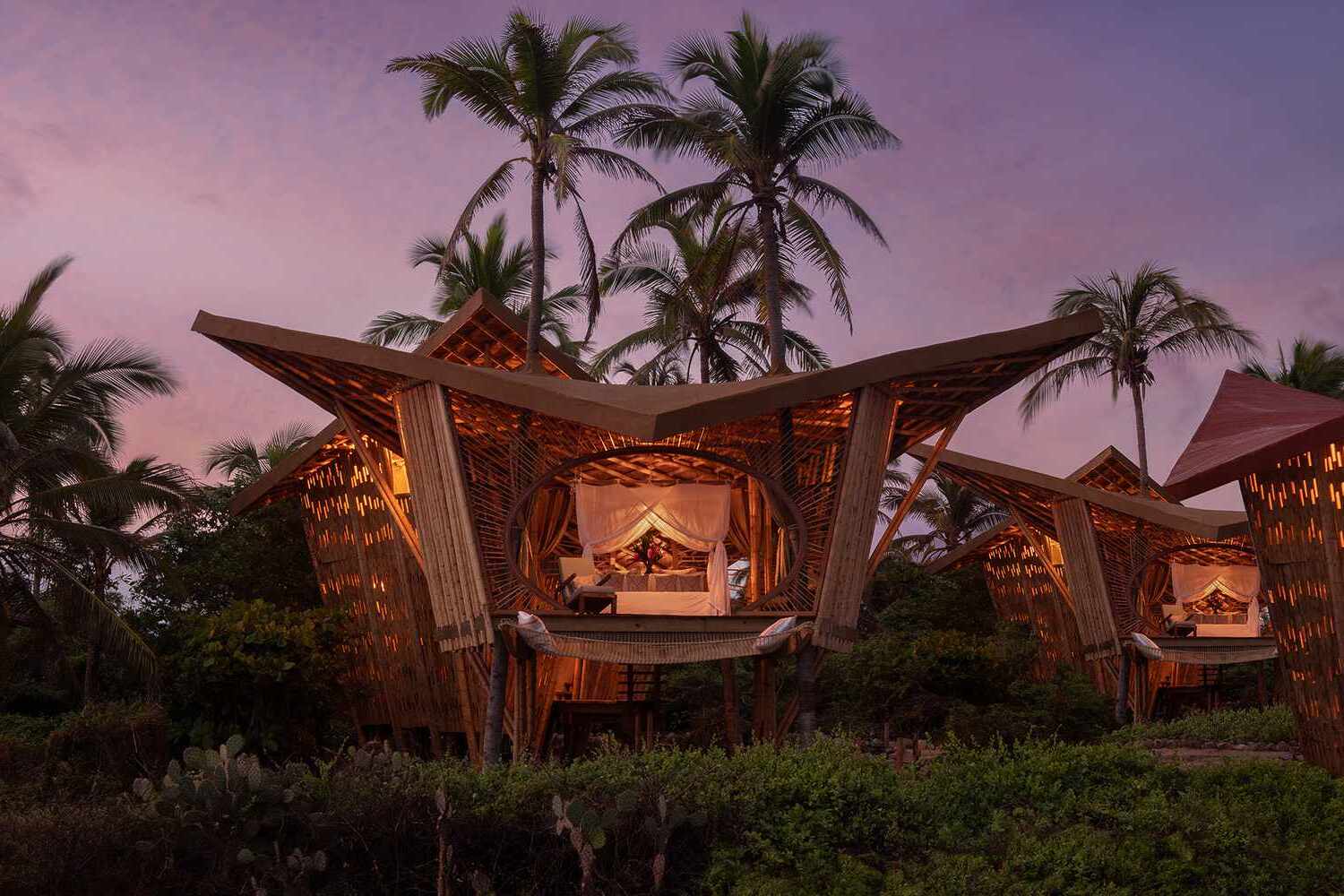 Luxurious-Treehouse-Retreats-Around-The-World luxurious-treehouse-retreats-around-the-world