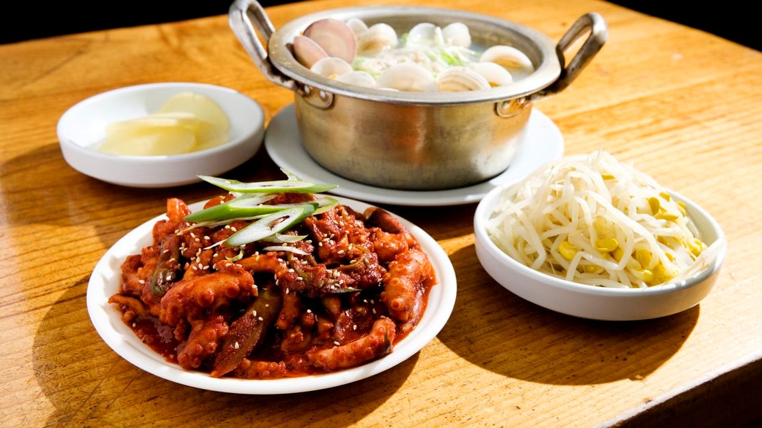 Must-Try-South-Korean-Foods-That-Will-Surprise-You must-try-south-korean-foods-that-will-surprise-you