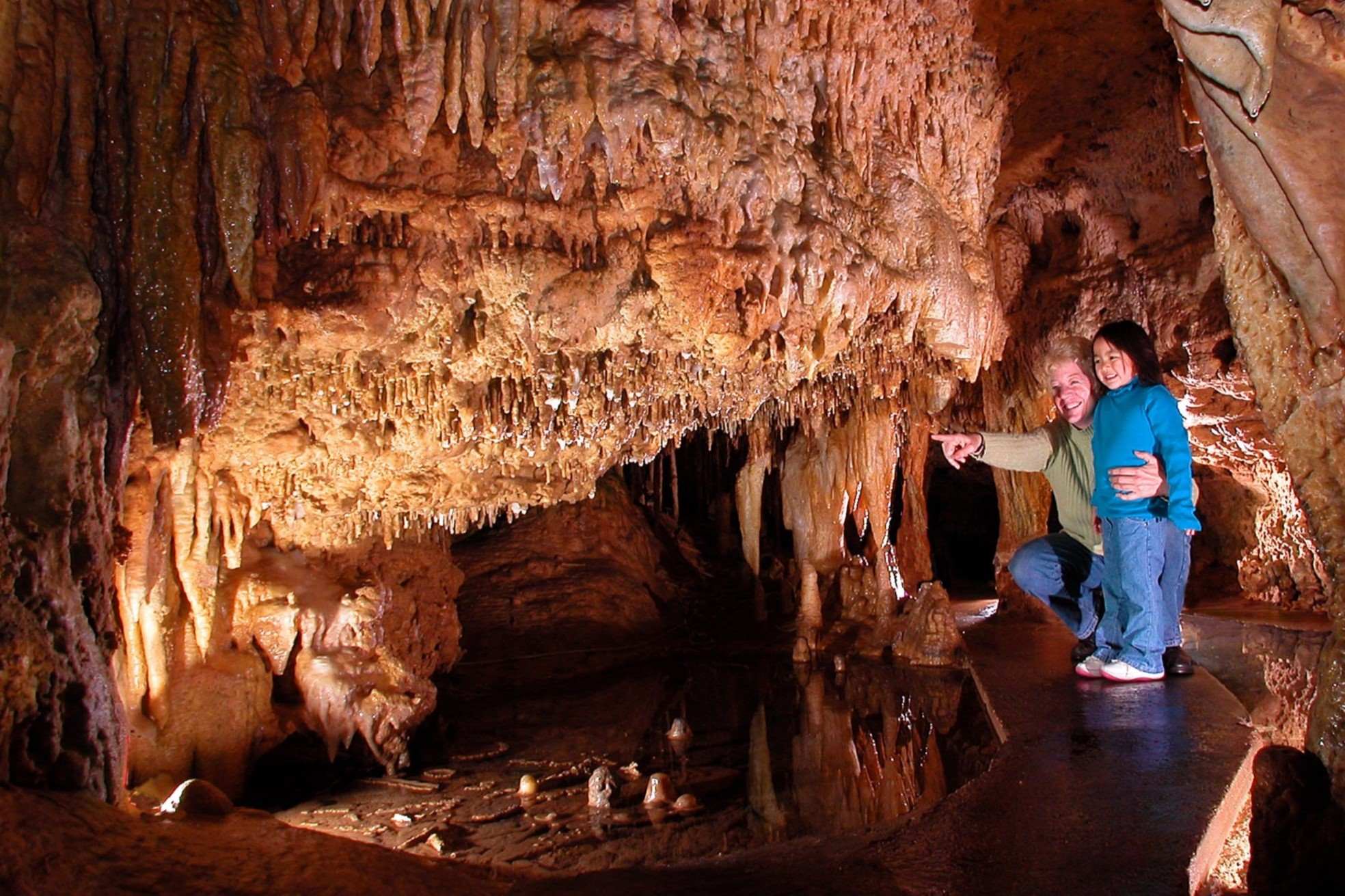 Mystical-Marvels-Of-Cave-Of-The-Mounds mystical-marvels-of-cave-of-the-mounds