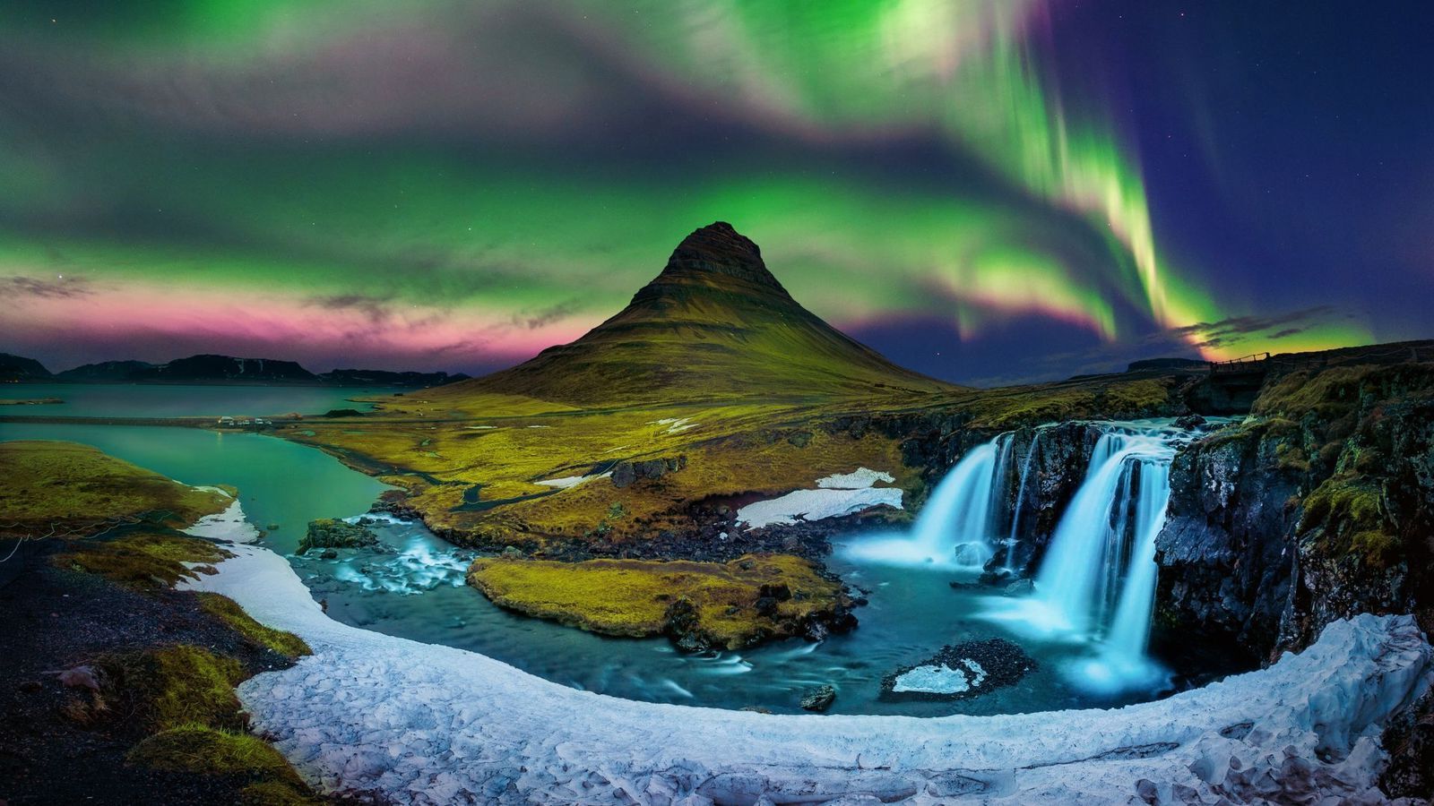 Otherworldly-Landscapes-That-Defy-Imagination otherworldly-landscapes-that-defy-imagination