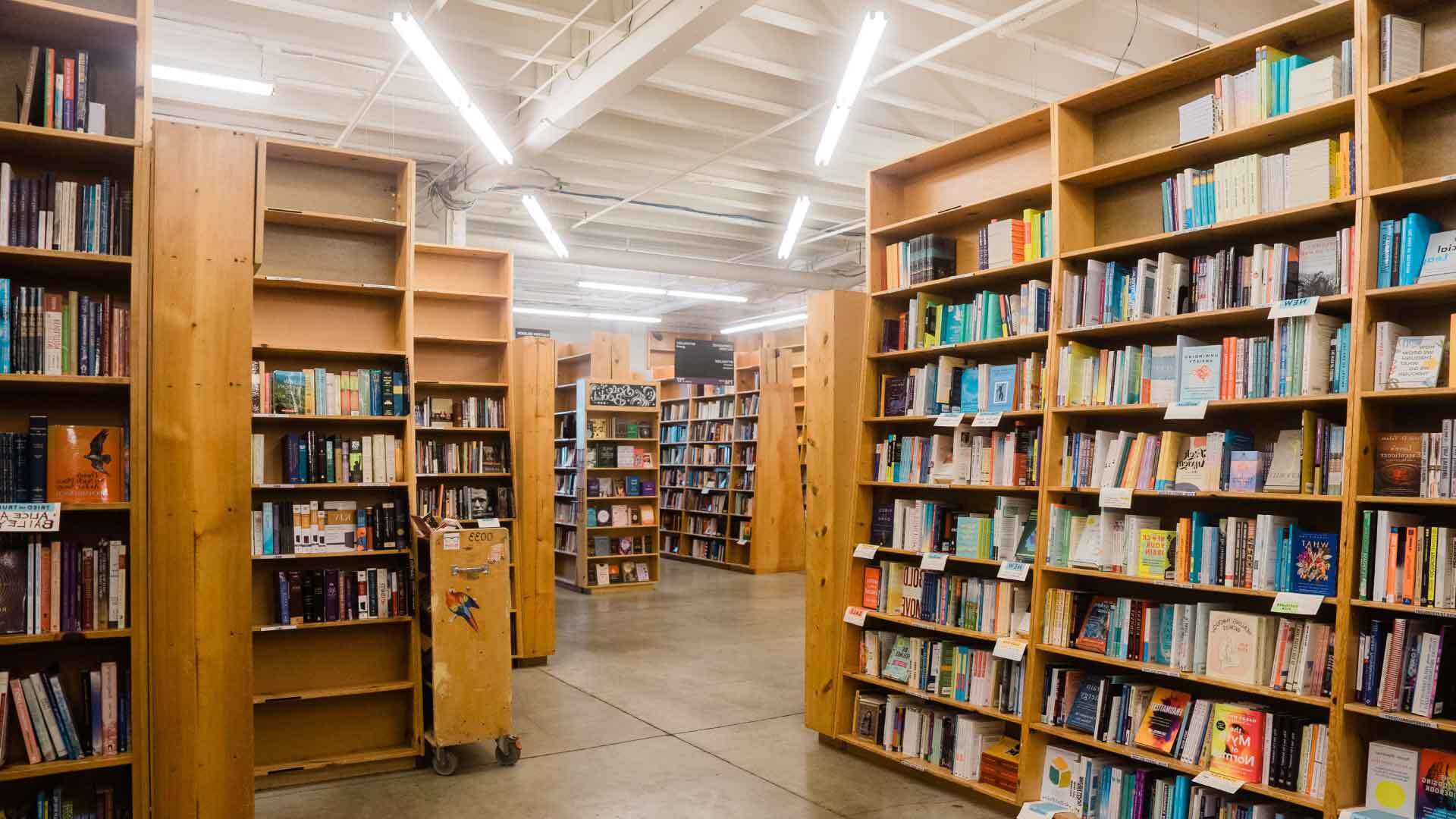 portlands-powells-books-bibliophiles-dream-day