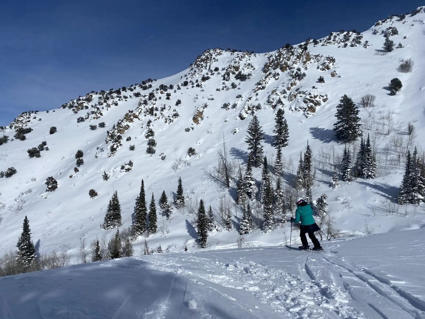 powder-paradise-awaits-at-anthony-lakes-mountain-resort