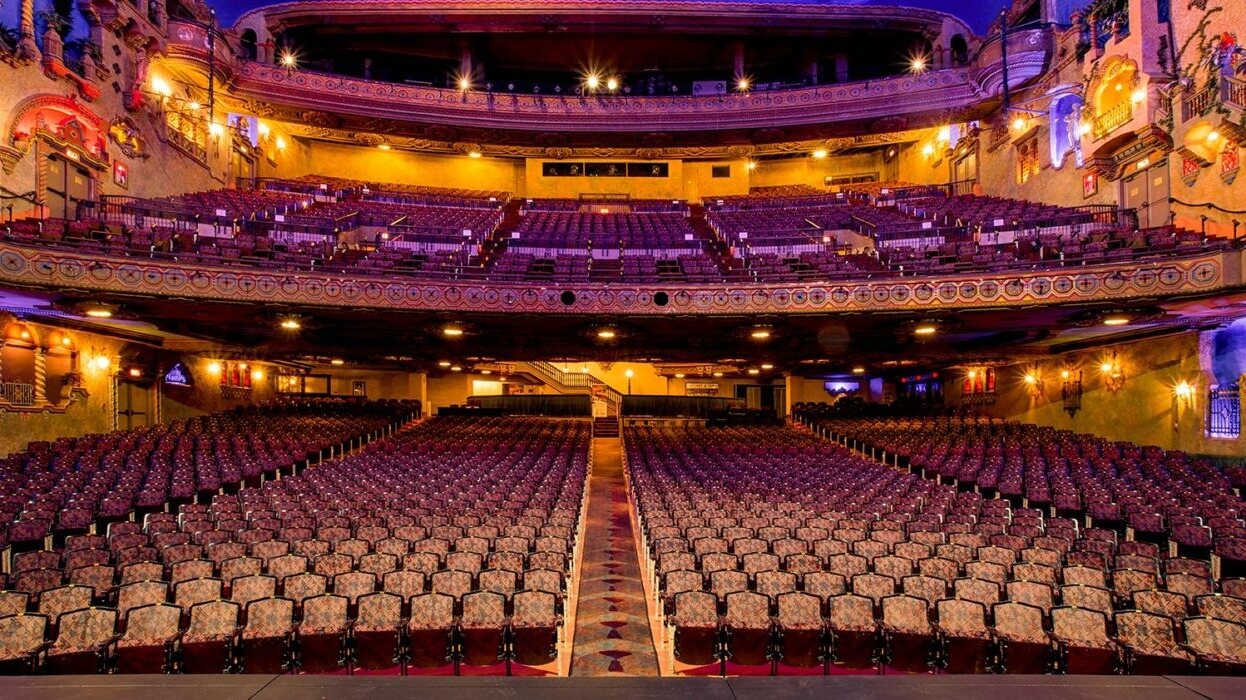 san-antonios-enchanting-majestic-theatre-awaits