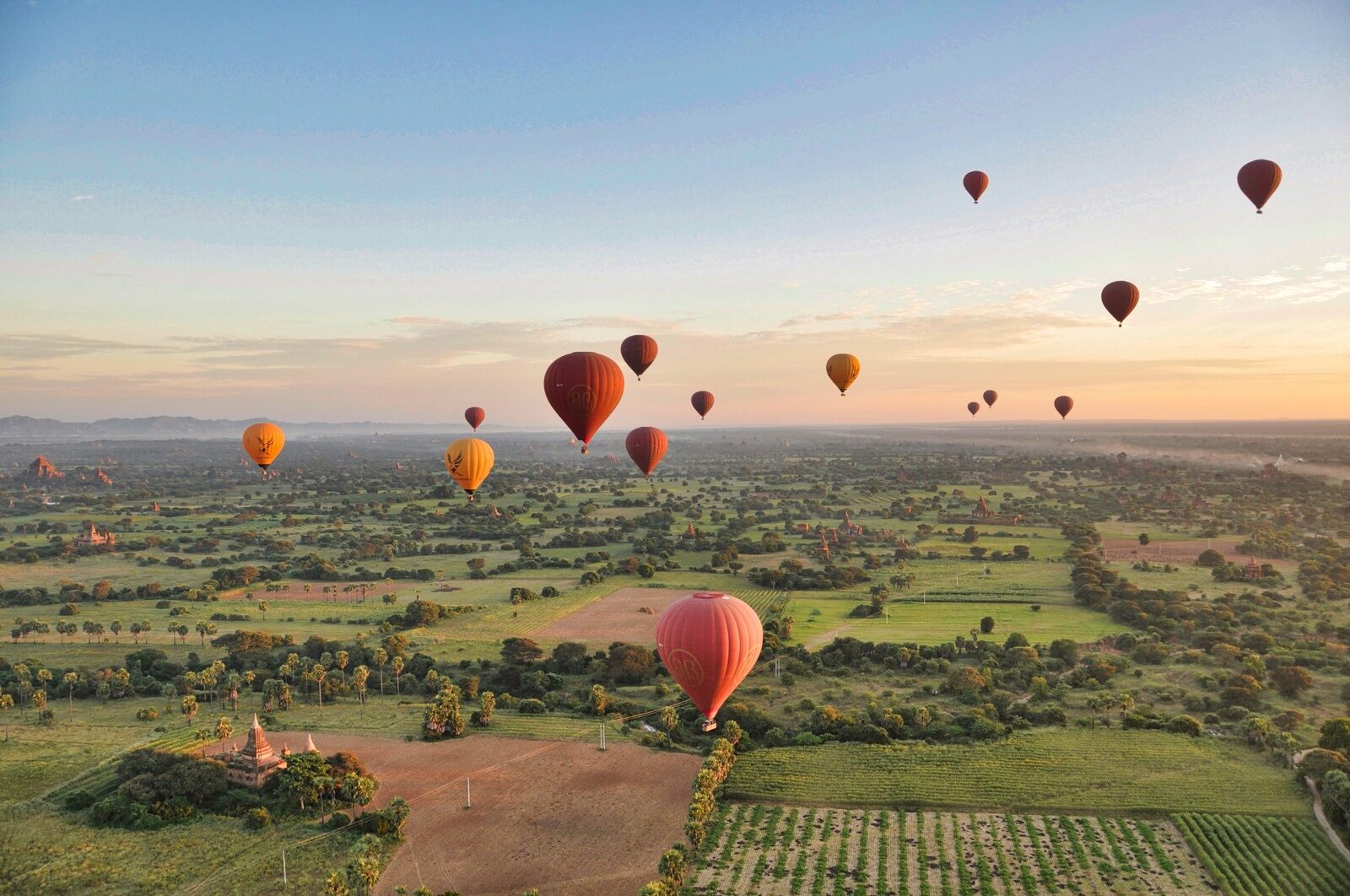 secrets-of-bagans-mesmerizing-hot-air-balloons