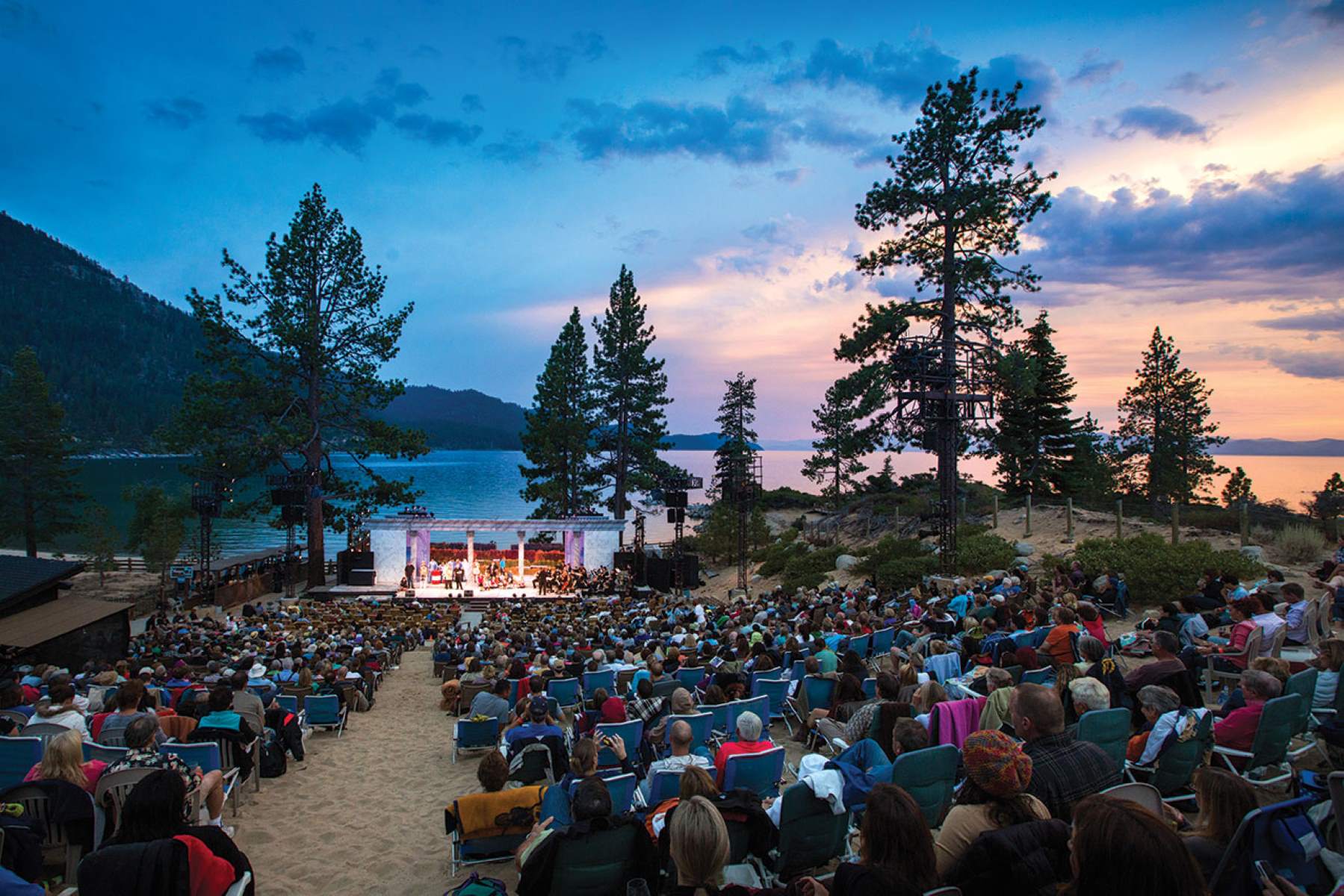 shakespeare-under-the-stars-at-lake-tahoes-trepp-stage