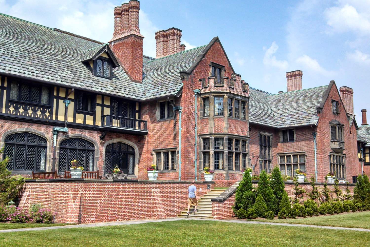 stan-hywet-hall-and-gardens-akrons-country-estate