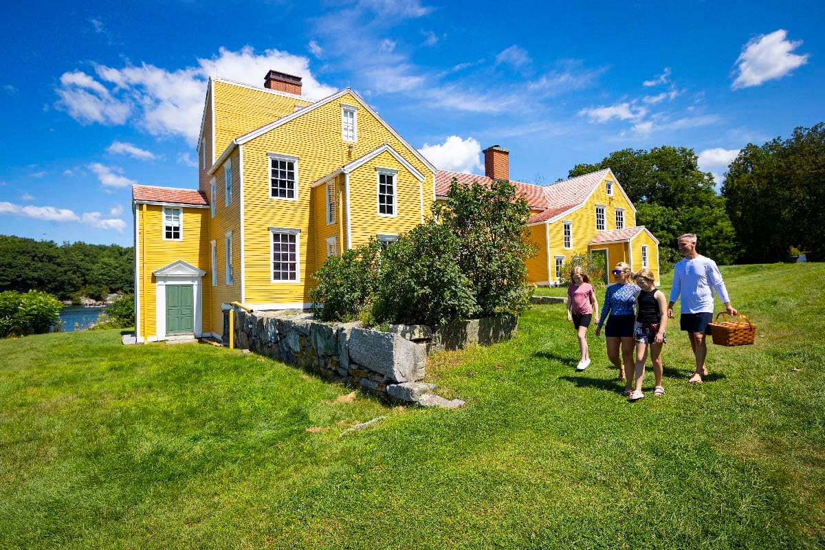 step-back-in-time-at-wentworth-coolidge-mansion