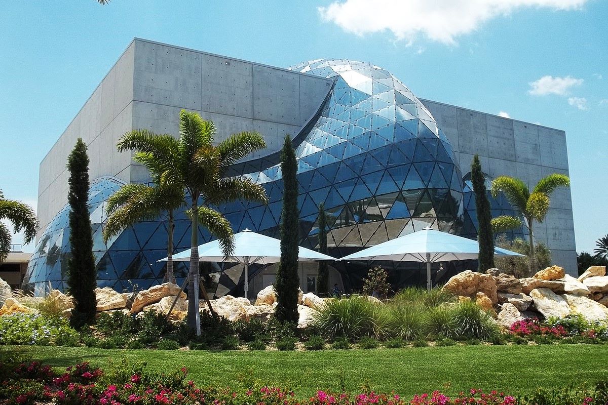 surreal-wonders-at-salvador-dali-museum