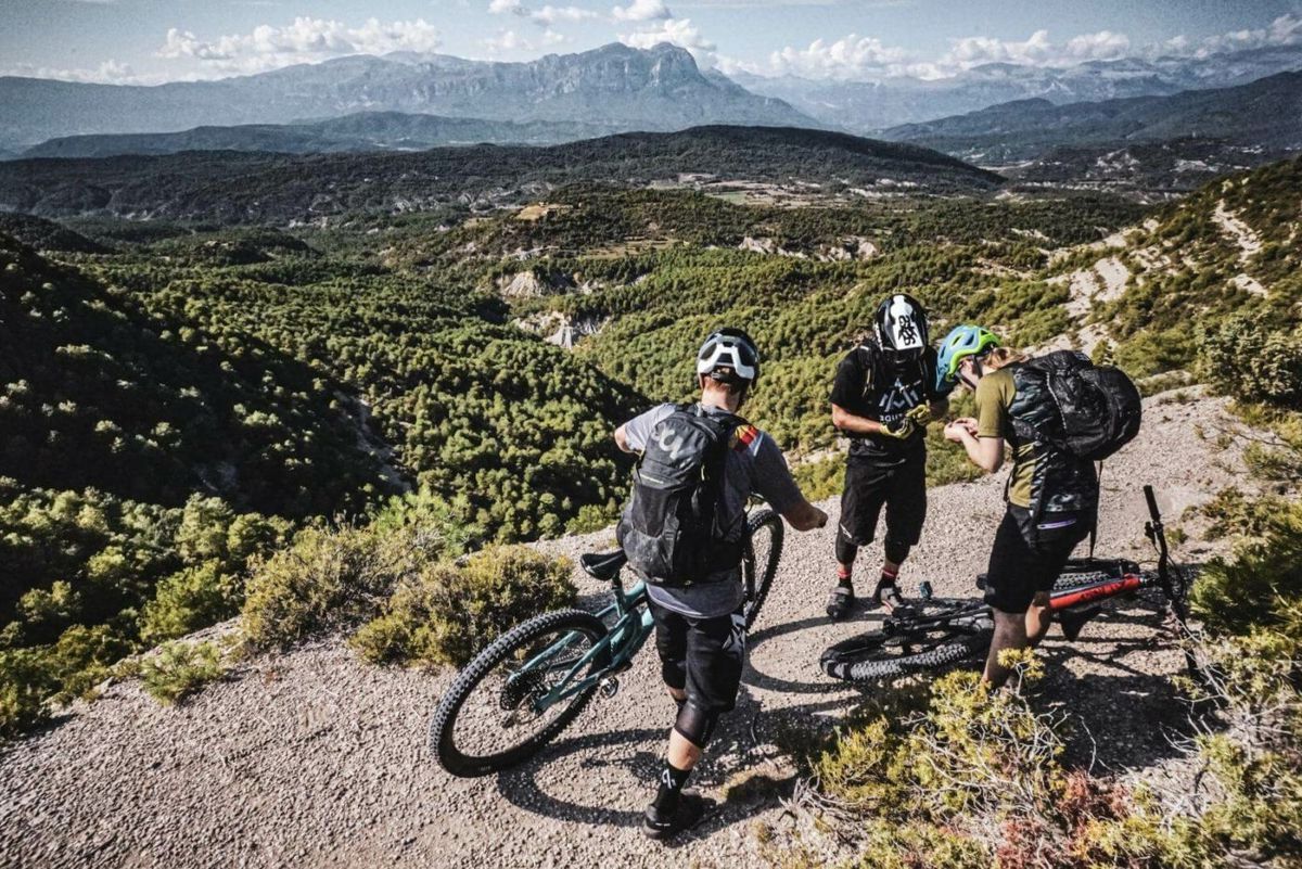 Thrilling-Heli-Biking-Adventures-In-Untouched-Terrain thrilling-heli-biking-adventures-in-untouched-terrain