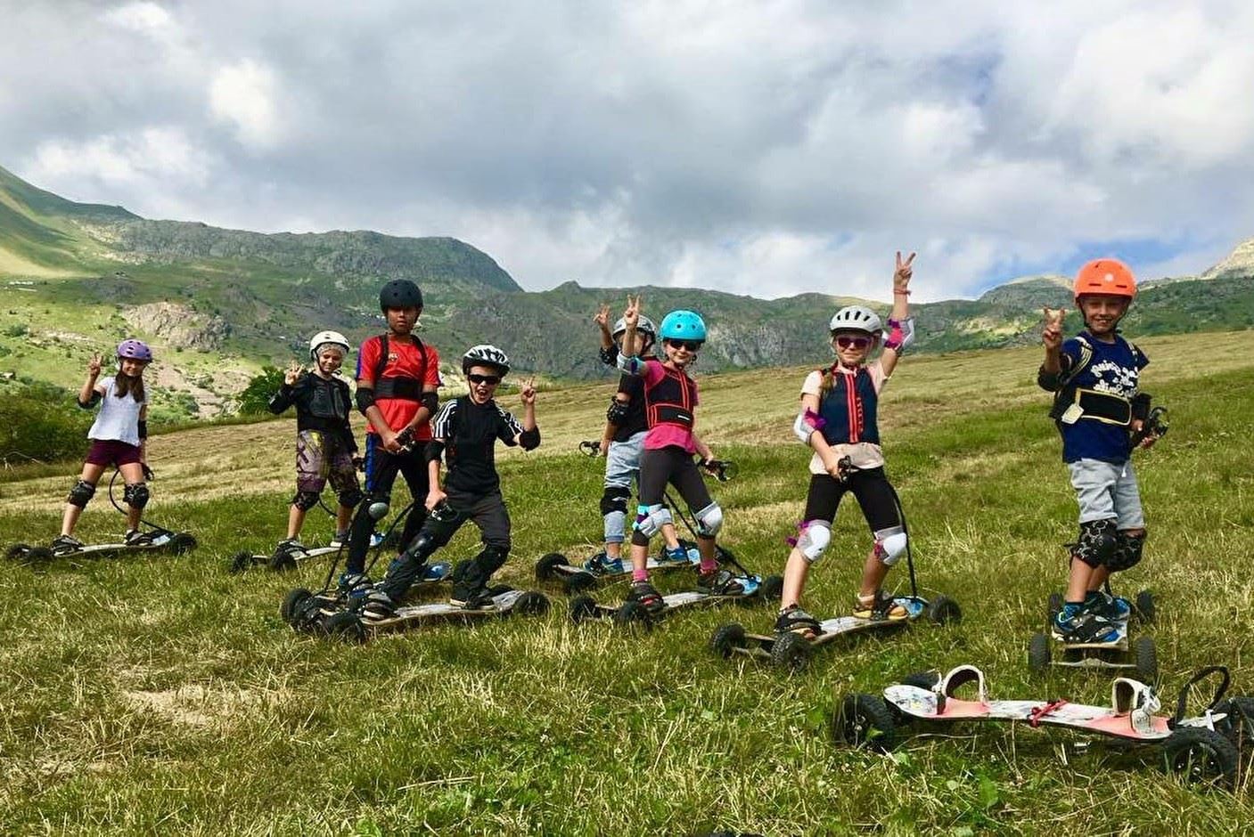 Thrilling-Mountainboarding-Adventures-On-Steep-Slopes thrilling-mountainboarding-adventures-on-steep-slopes
